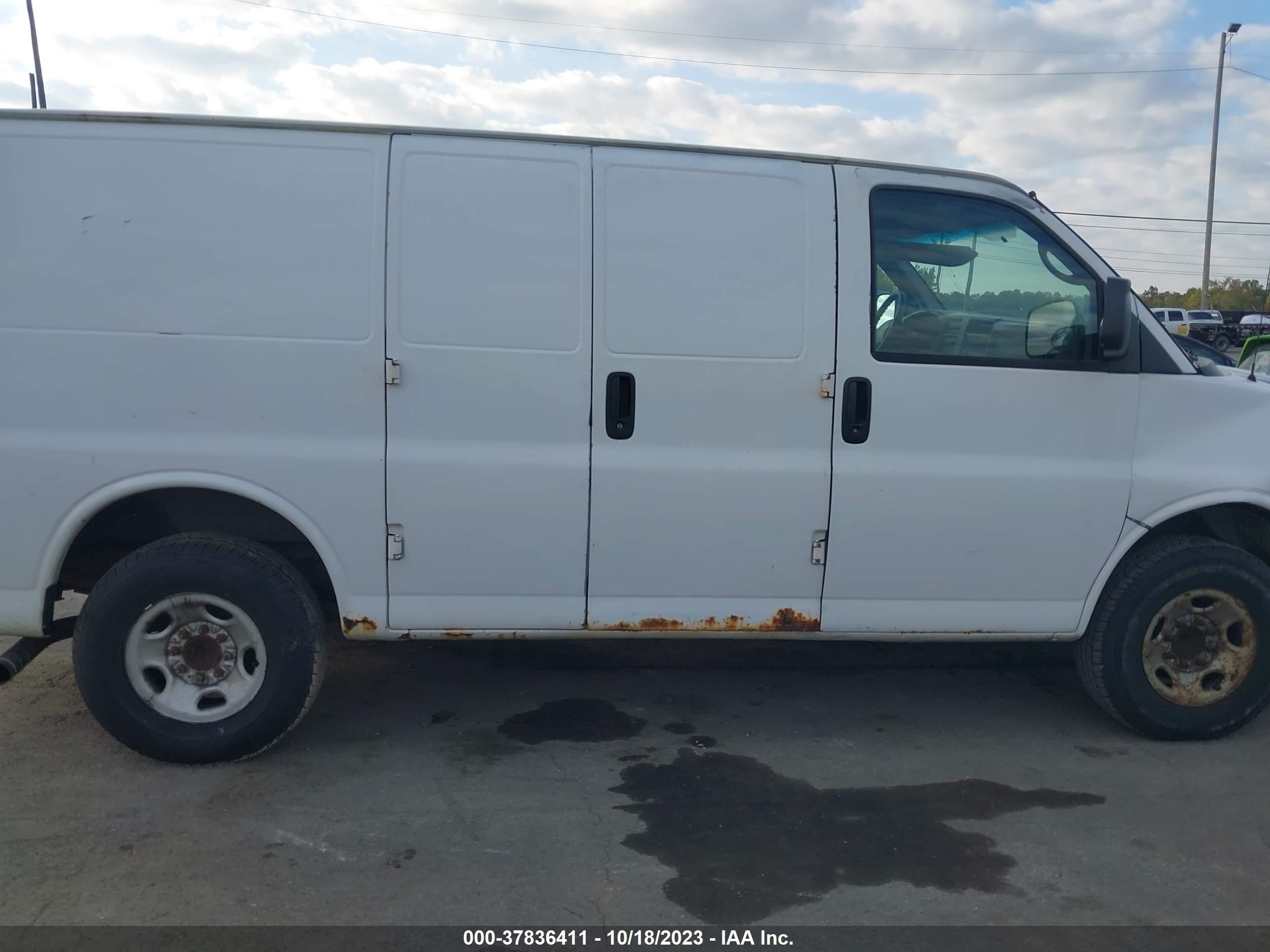 Photo 12 VIN: 1GCGG25VX71150440 - CHEVROLET EXPRESS 