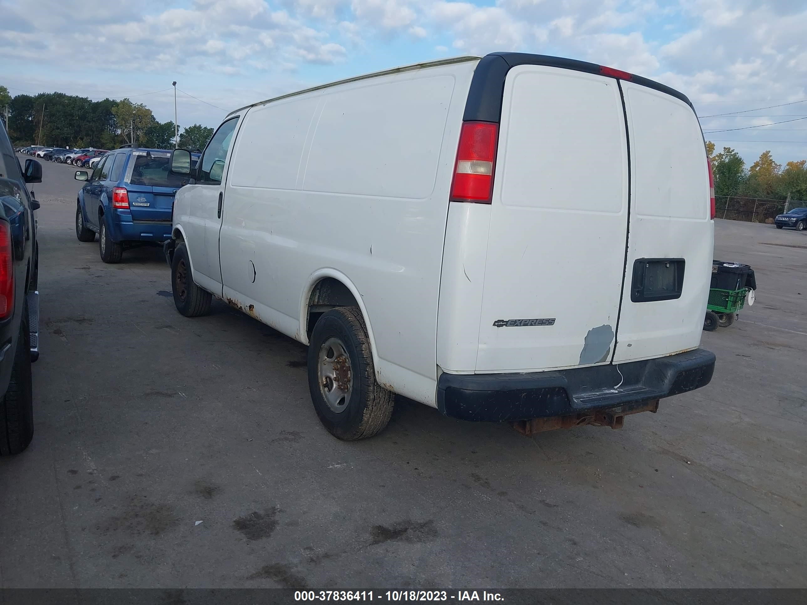 Photo 2 VIN: 1GCGG25VX71150440 - CHEVROLET EXPRESS 