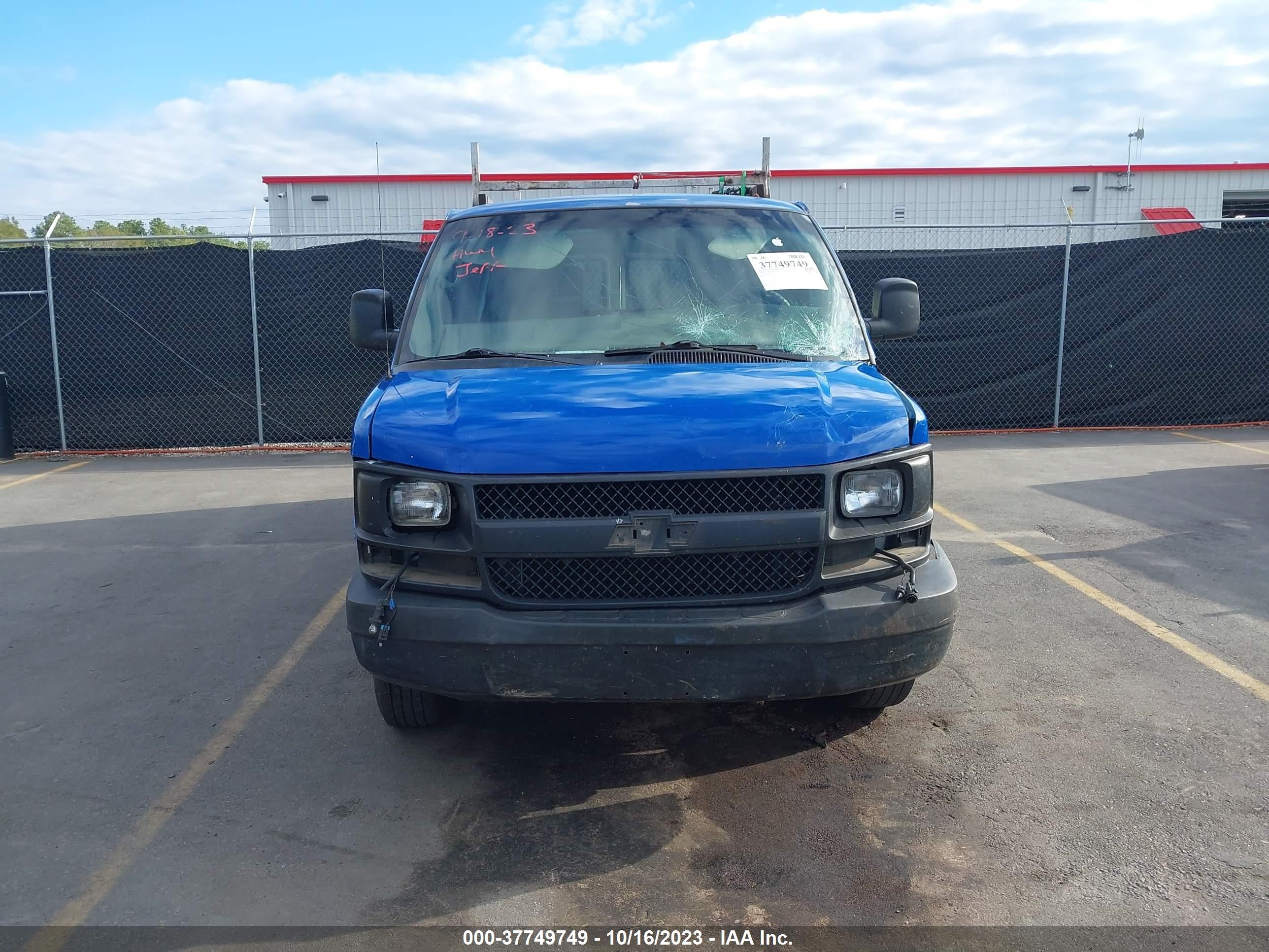 Photo 12 VIN: 1GCGG29U061272143 - CHEVROLET EXPRESS 