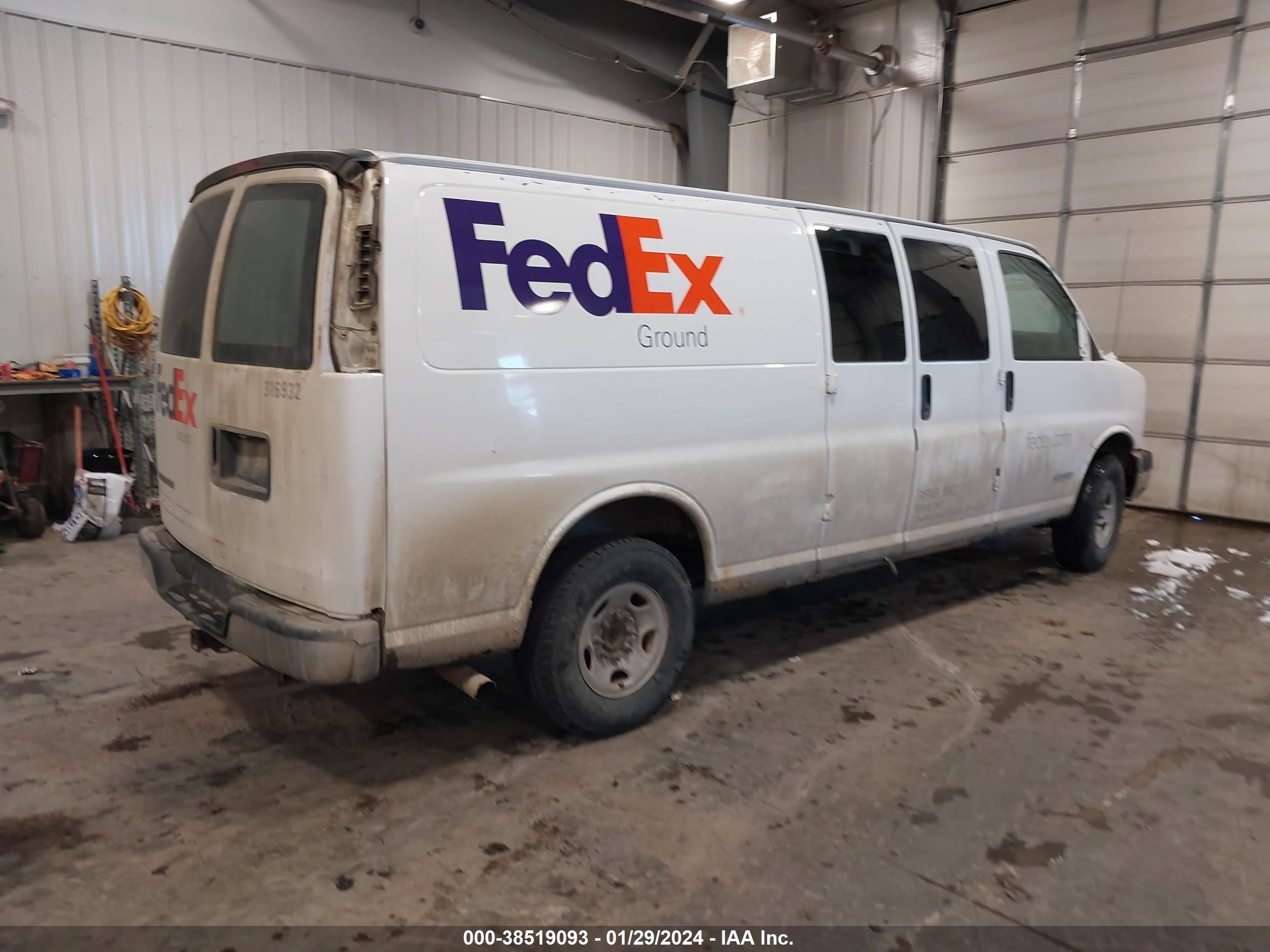 Photo 3 VIN: 1GCGG29U131146529 - CHEVROLET EXPRESS 