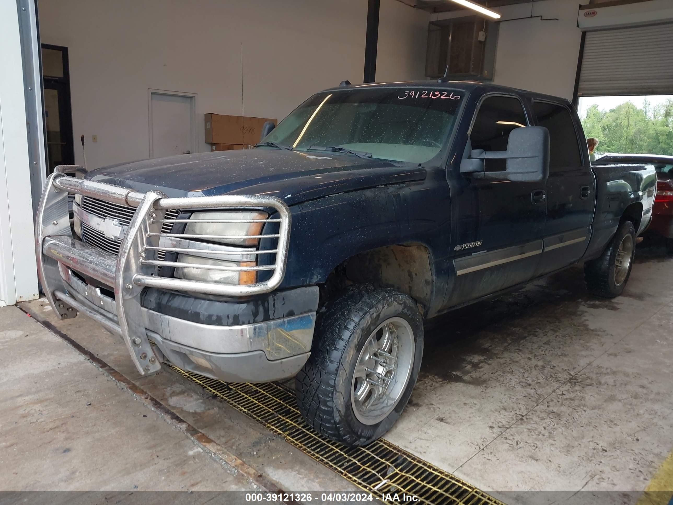 Photo 1 VIN: 1GCGK13U45F847234 - CHEVROLET SILVERADO 