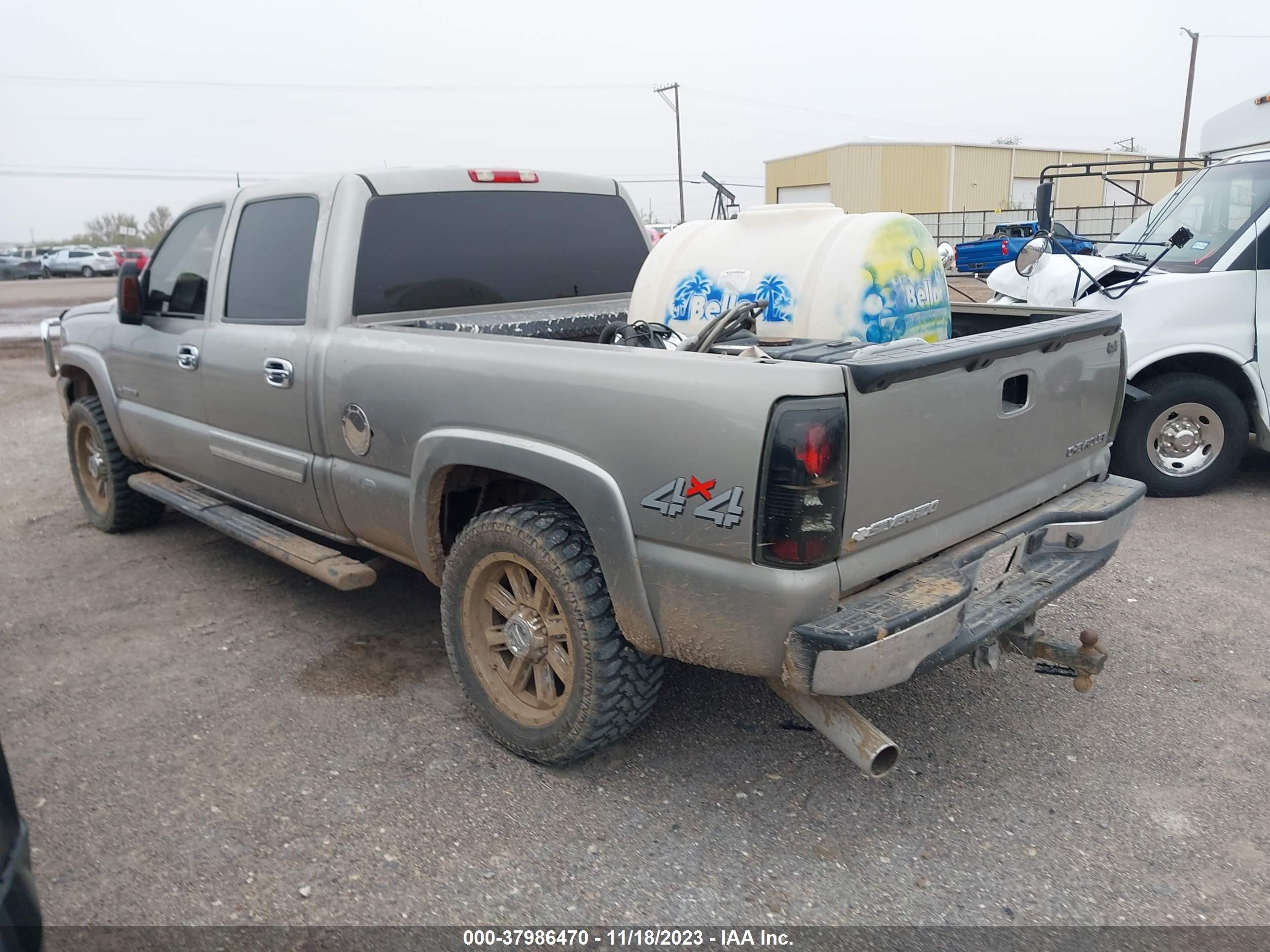 Photo 2 VIN: 1GCGK13U93F168878 - CHEVROLET SILVERADO 