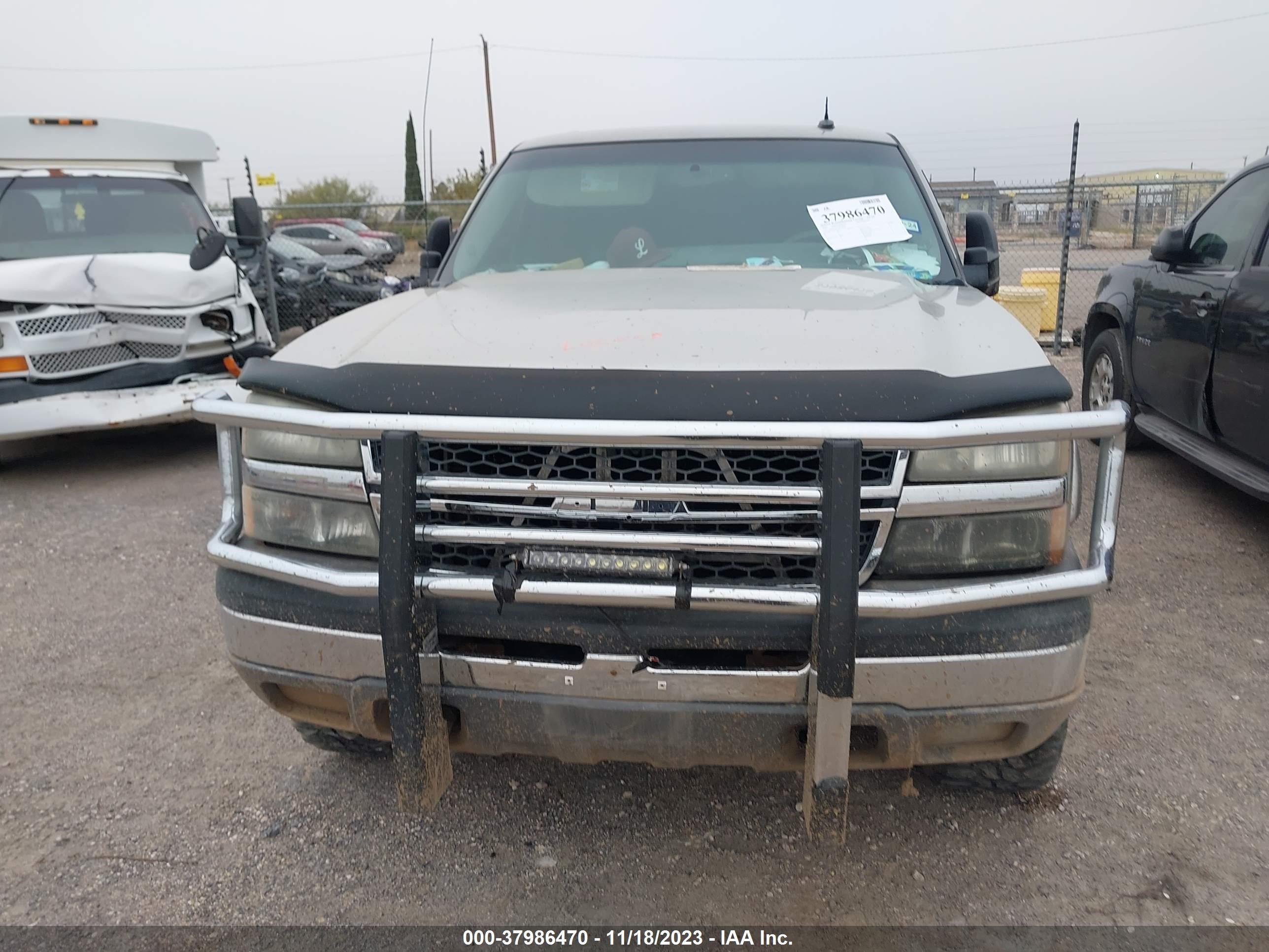 Photo 5 VIN: 1GCGK13U93F168878 - CHEVROLET SILVERADO 