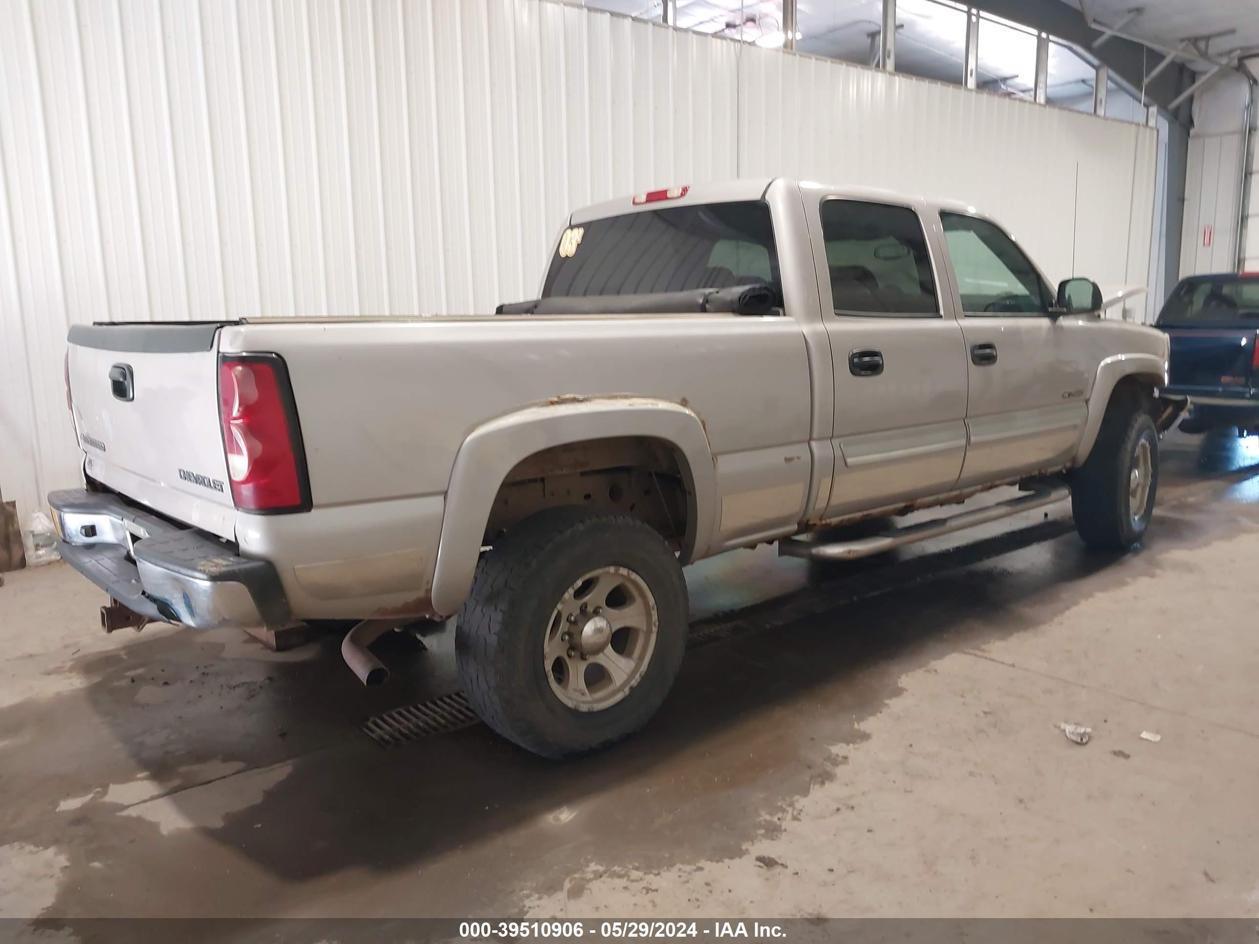 Photo 3 VIN: 1GCGK23U64F139054 - CHEVROLET SILVERADO 