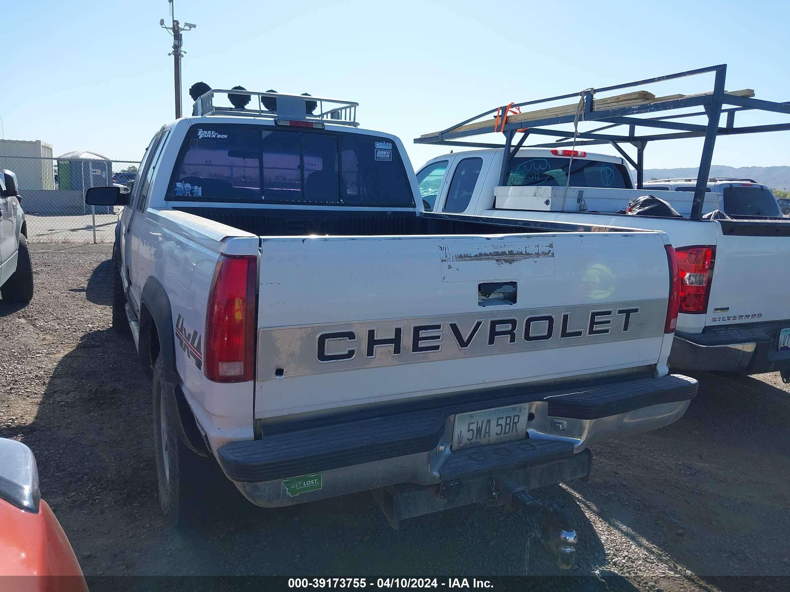 Photo 2 VIN: 1GCGK29J3VE116075 - CHEVROLET NULL 