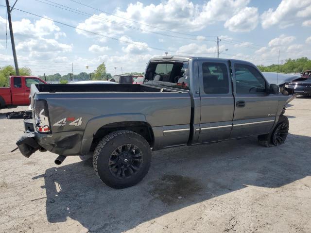 Photo 2 VIN: 1GCGK29U1YE375789 - CHEVROLET SILVERADO 