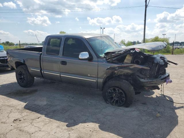 Photo 3 VIN: 1GCGK29U1YE375789 - CHEVROLET SILVERADO 