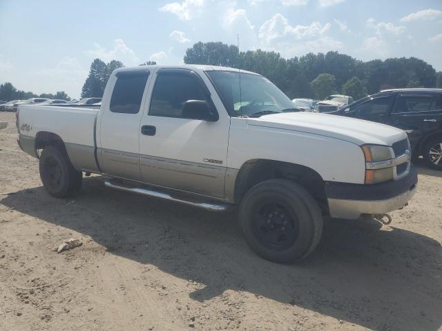 Photo 3 VIN: 1GCGK29U23Z147219 - CHEVROLET SILVERADO 