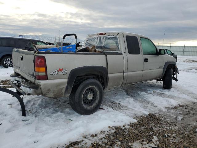 Photo 2 VIN: 1GCGK29U2YE276513 - CHEVROLET SILVERADO 