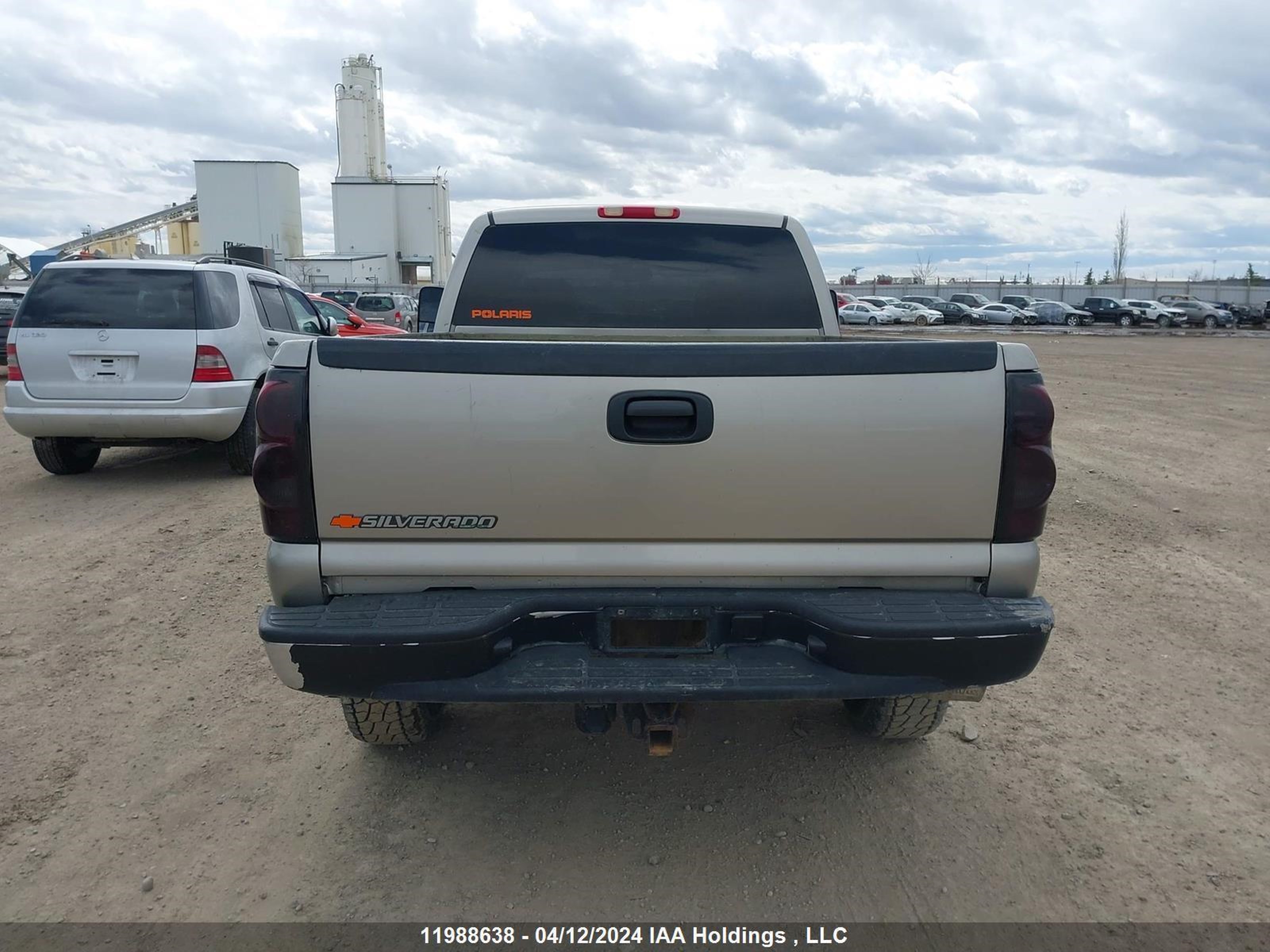 Photo 15 VIN: 1GCGK29U2YE288287 - CHEVROLET SILVERADO 