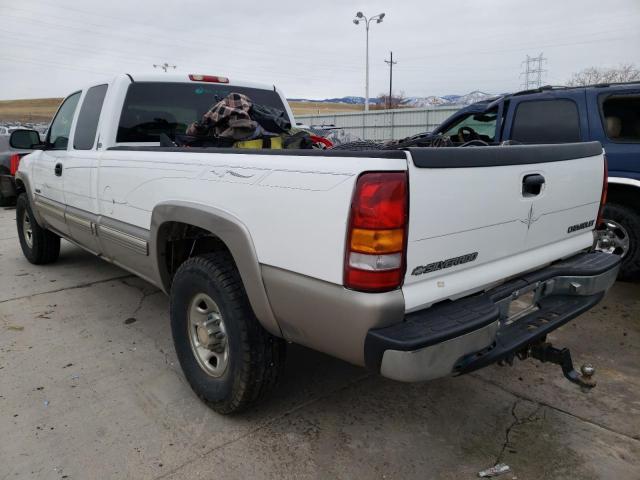 Photo 2 VIN: 1GCGK29U2YE398000 - CHEVROLET SILVERADO 