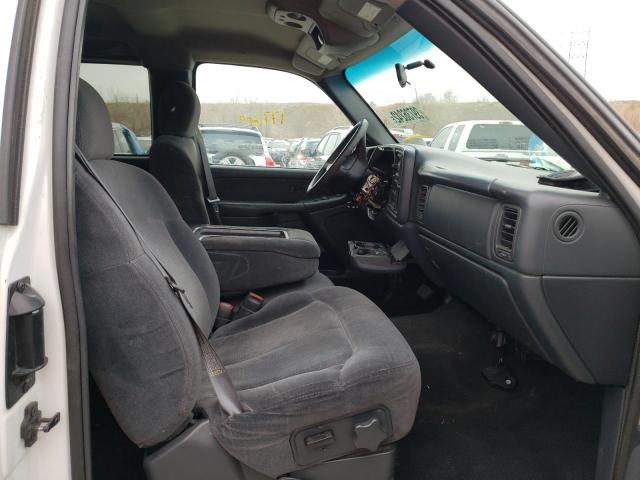 Photo 4 VIN: 1GCGK29U2YE398000 - CHEVROLET SILVERADO 