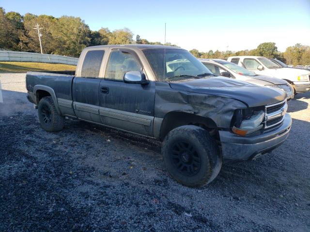 Photo 3 VIN: 1GCGK29U6YE330928 - CHEVROLET SILVERADO 