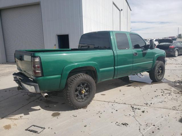 Photo 2 VIN: 1GCGK29U7YE143083 - CHEVROLET SILVERADO 