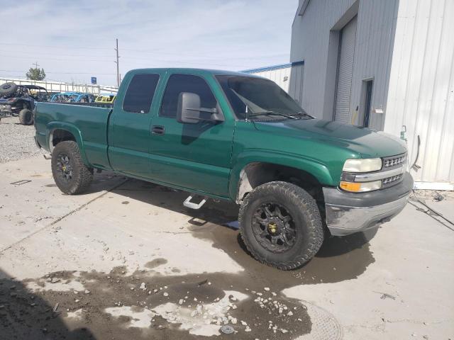 Photo 3 VIN: 1GCGK29U7YE143083 - CHEVROLET SILVERADO 