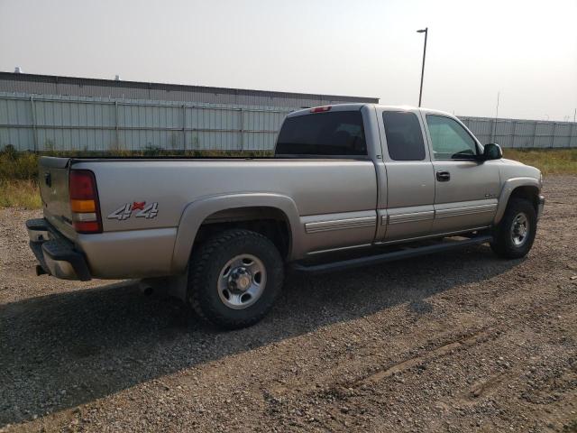 Photo 2 VIN: 1GCGK29U8YE311037 - CHEVROLET SILVERADO 