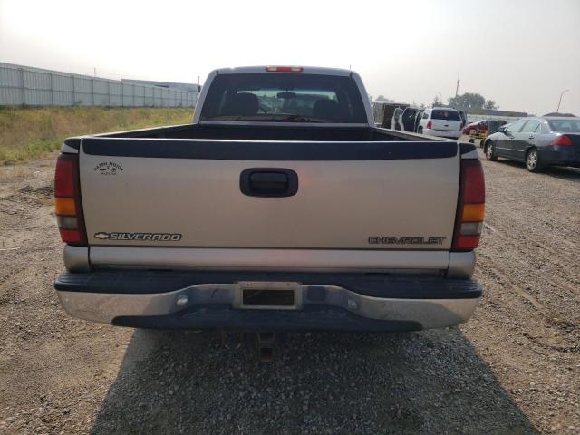 Photo 5 VIN: 1GCGK29U8YE311037 - CHEVROLET SILVERADO 