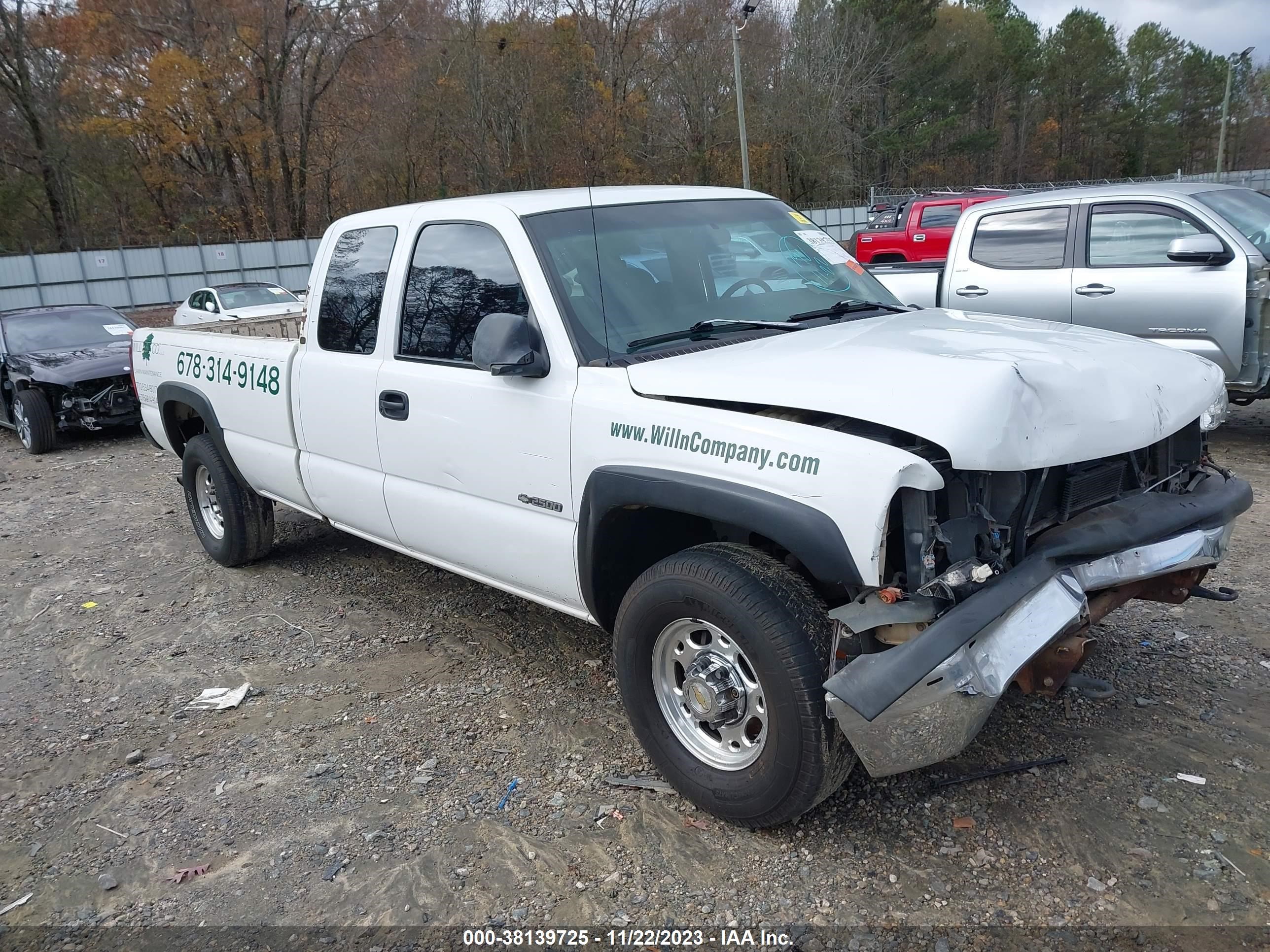 Photo 0 VIN: 1GCGK29U9YE190339 - CHEVROLET SILVERADO 