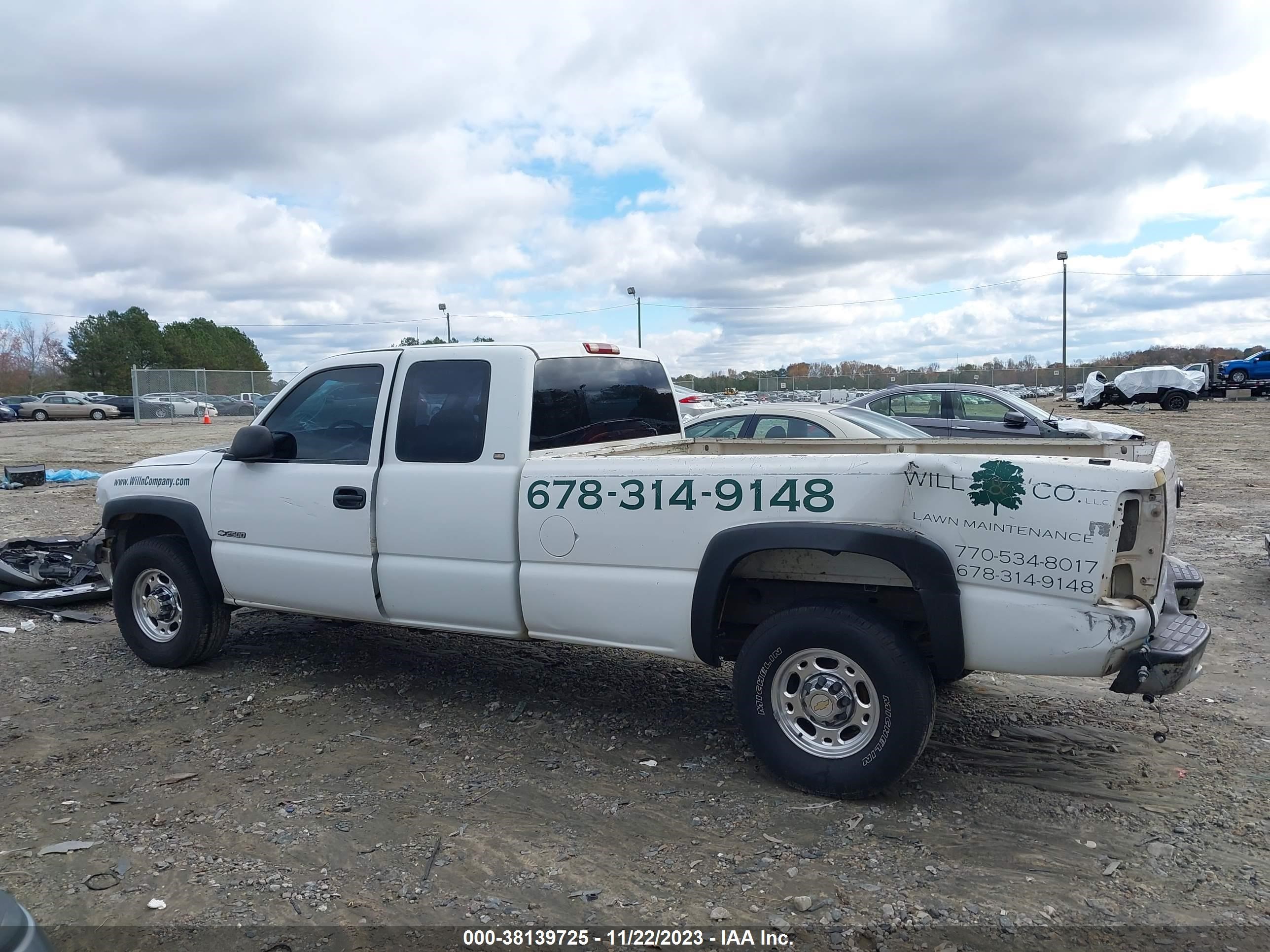 Photo 13 VIN: 1GCGK29U9YE190339 - CHEVROLET SILVERADO 