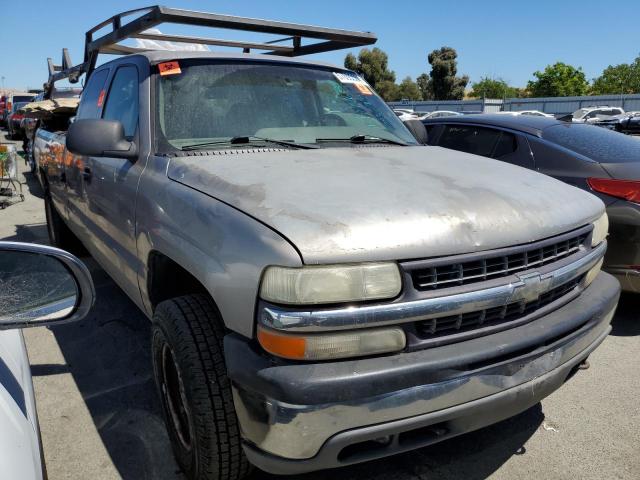 Photo 3 VIN: 1GCGK29U9YE342328 - CHEVROLET SILVERADO 