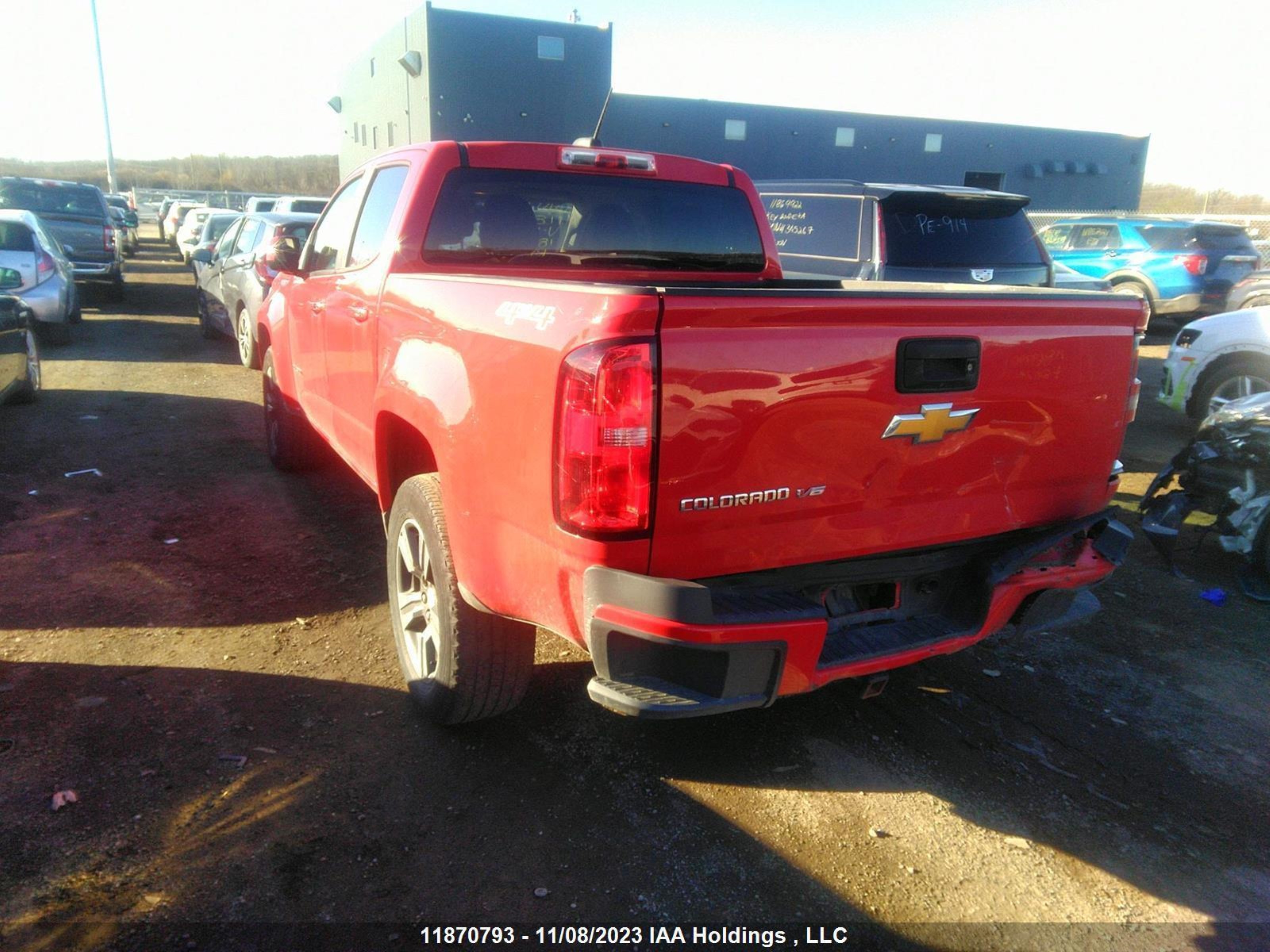 Photo 2 VIN: 1GCGTBEN9J1184226 - CHEVROLET COLORADO 