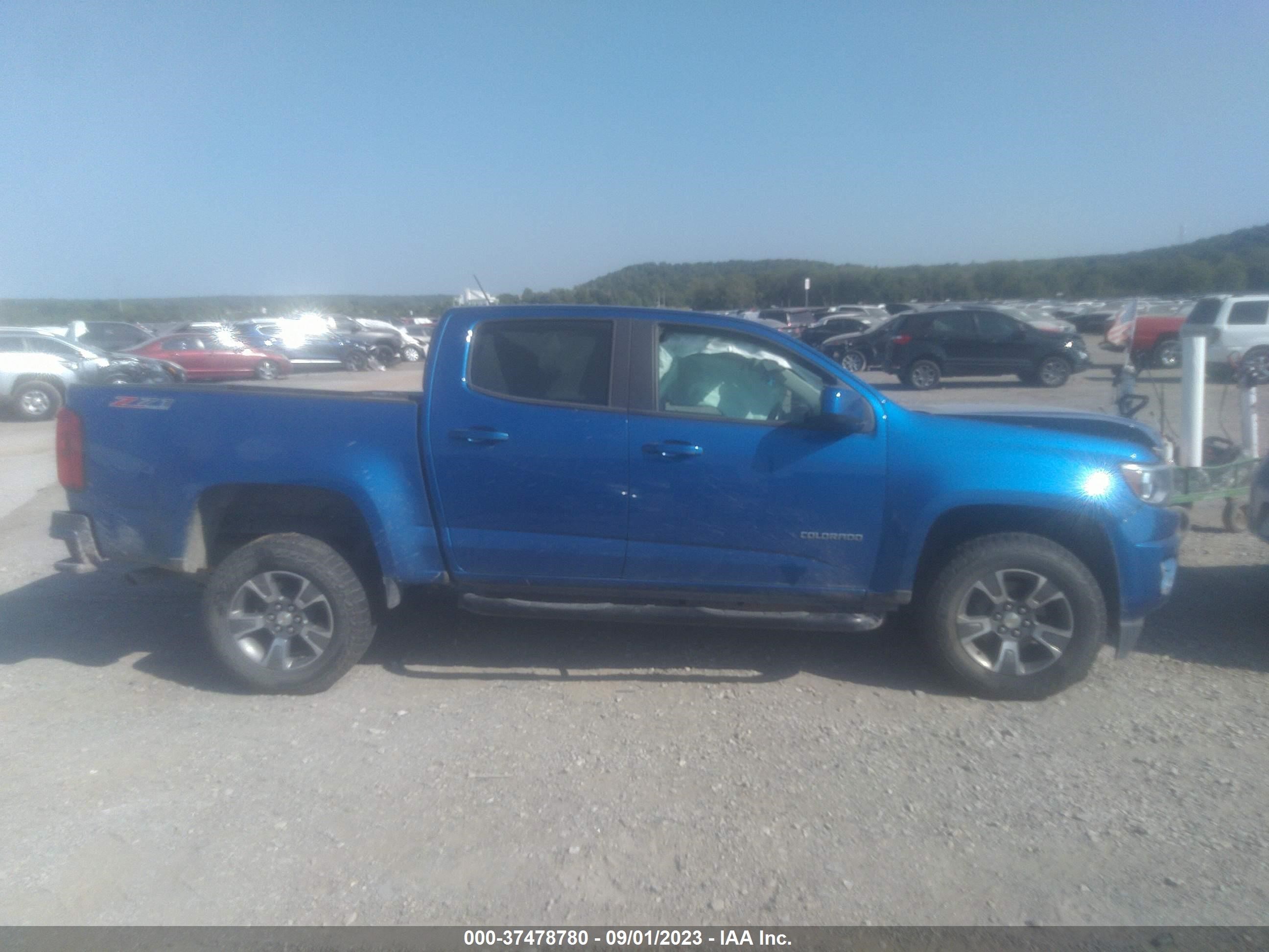 Photo 12 VIN: 1GCGTDEN1J1219417 - CHEVROLET COLORADO 