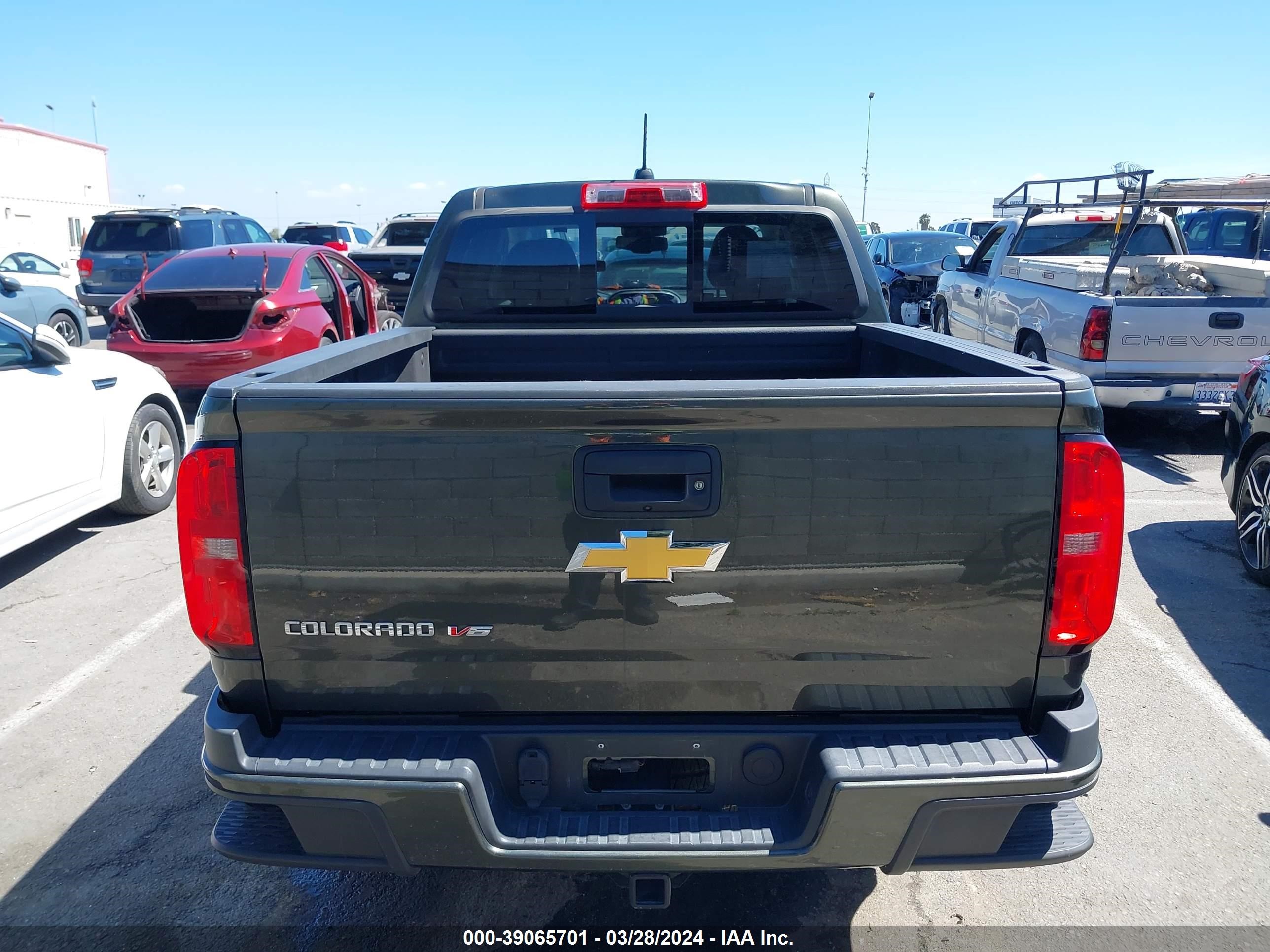 Photo 14 VIN: 1GCGTDEN4J1167541 - CHEVROLET COLORADO 