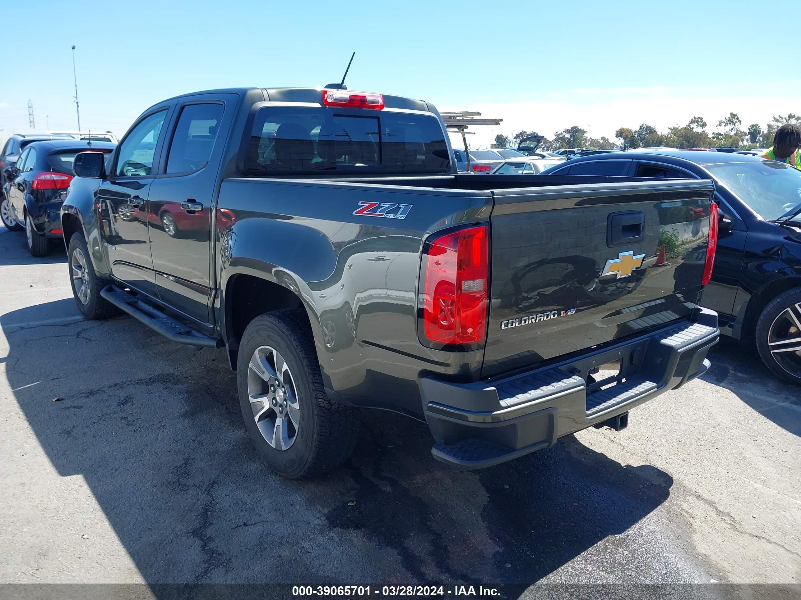 Photo 2 VIN: 1GCGTDEN4J1167541 - CHEVROLET COLORADO 