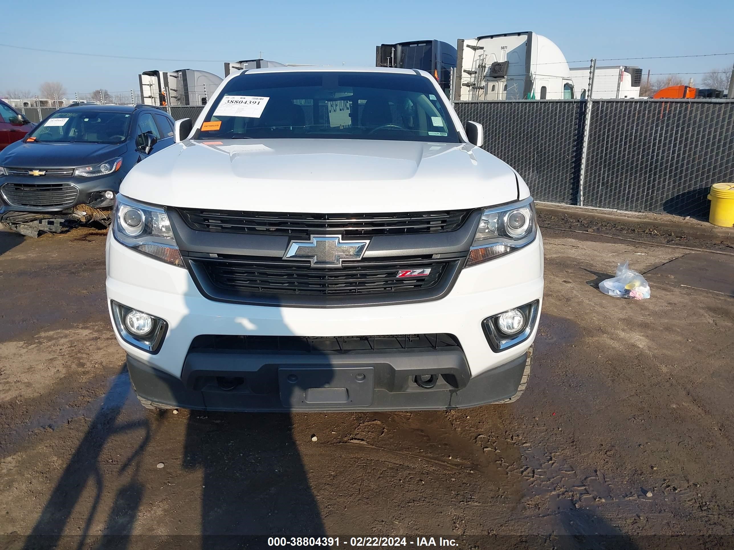 Photo 12 VIN: 1GCGTDEN5J1324929 - CHEVROLET COLORADO 