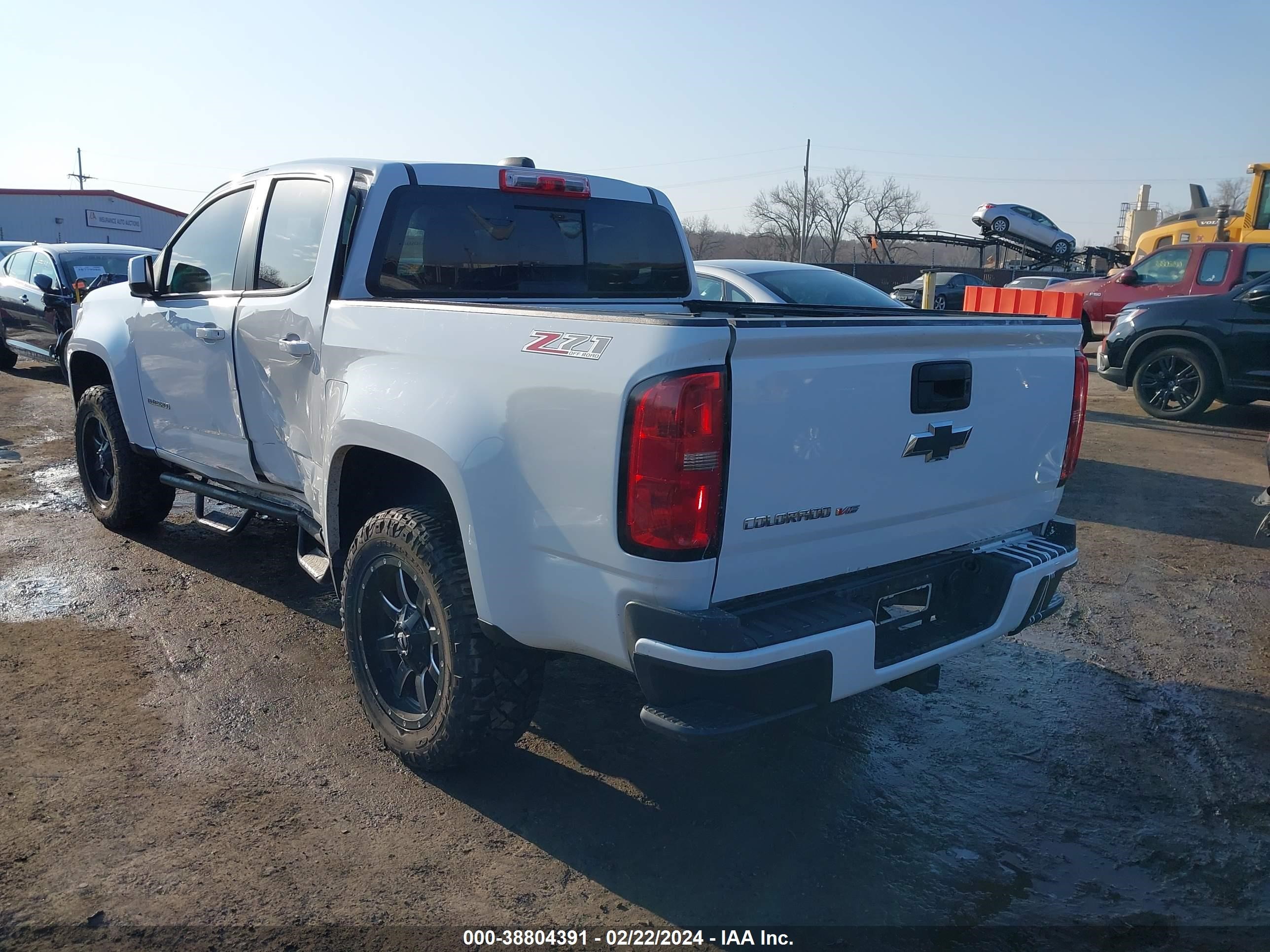 Photo 2 VIN: 1GCGTDEN5J1324929 - CHEVROLET COLORADO 