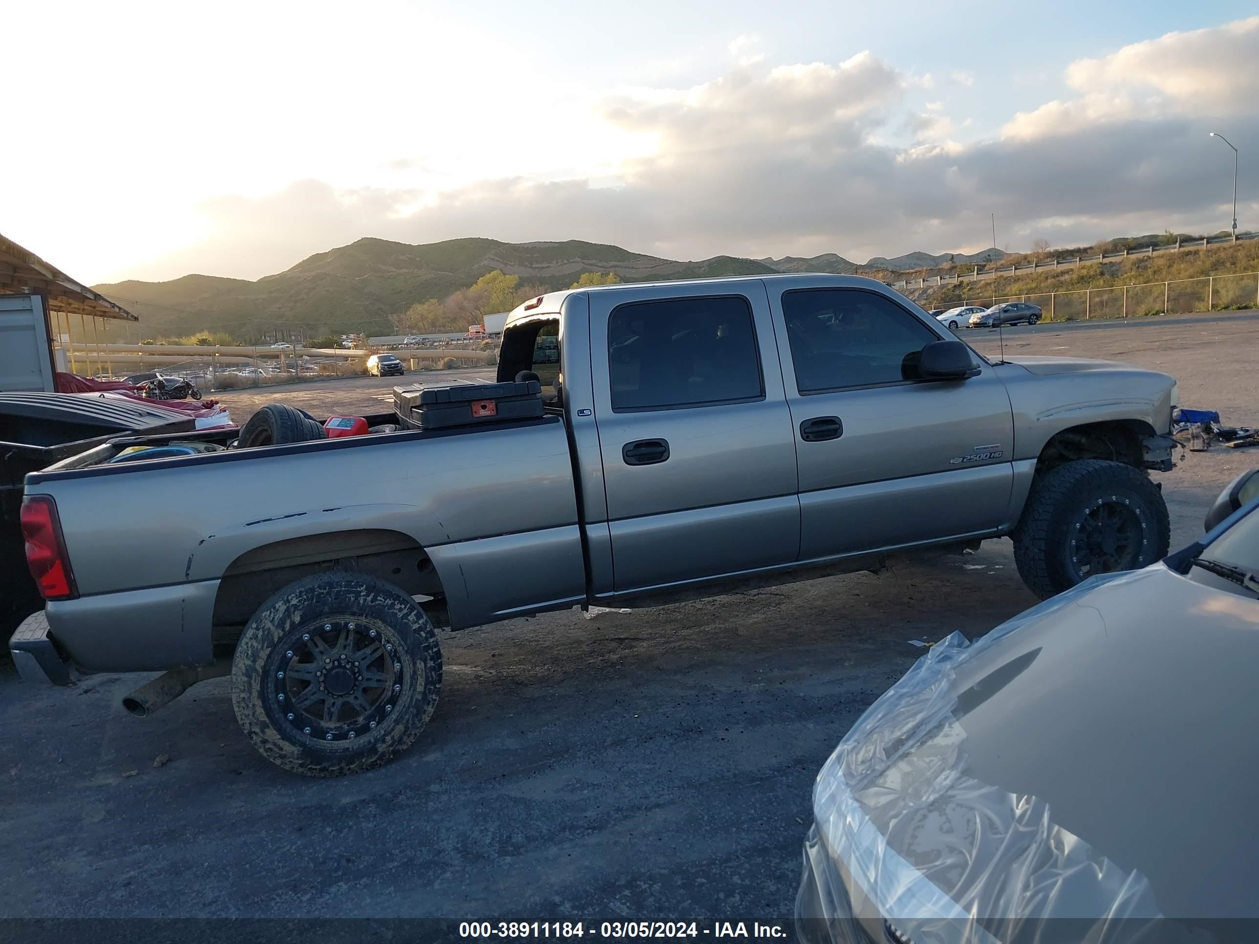 Photo 13 VIN: 1GCHC23112F232682 - CHEVROLET SILVERADO 