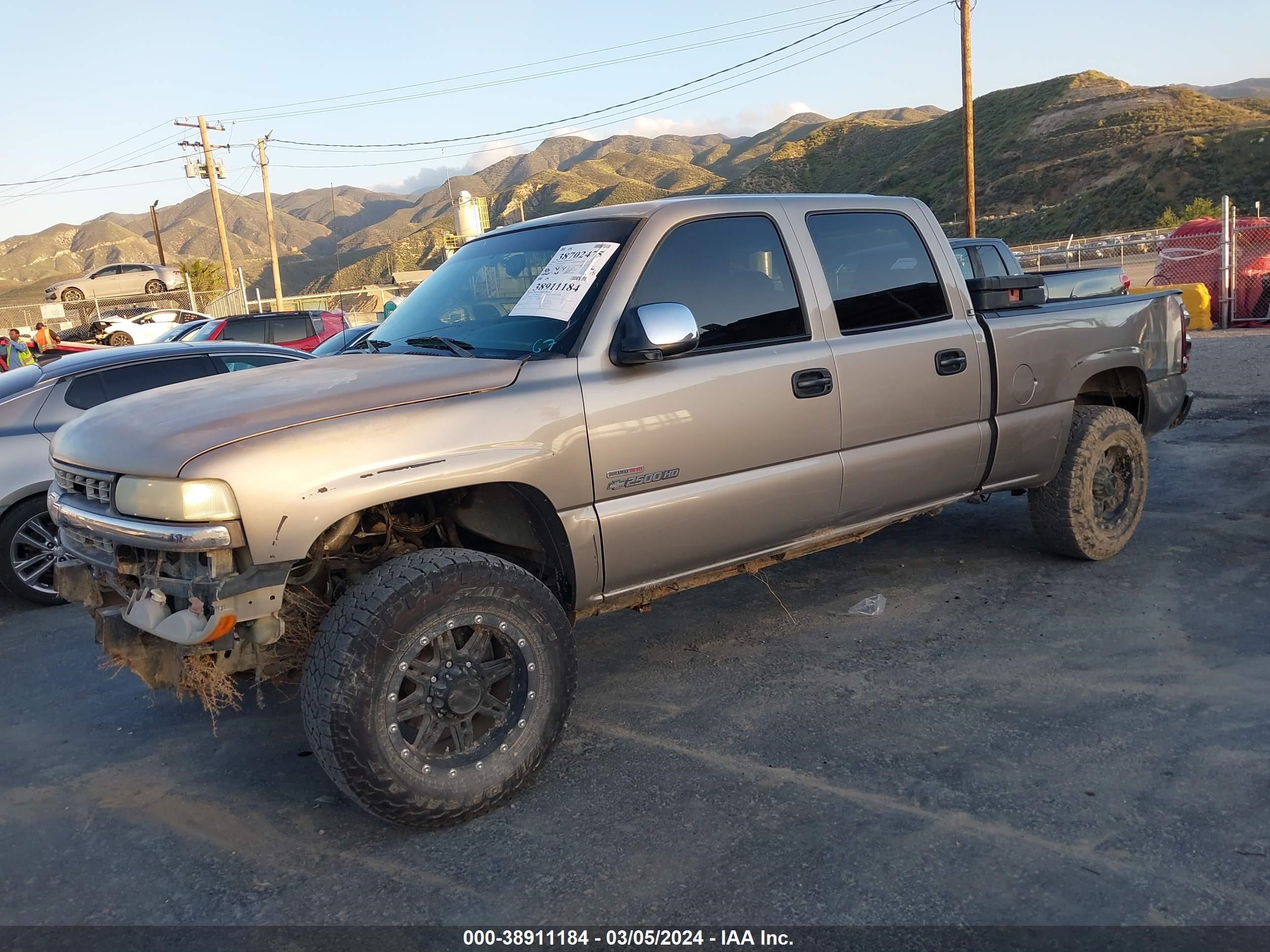 Photo 2 VIN: 1GCHC23112F232682 - CHEVROLET SILVERADO 