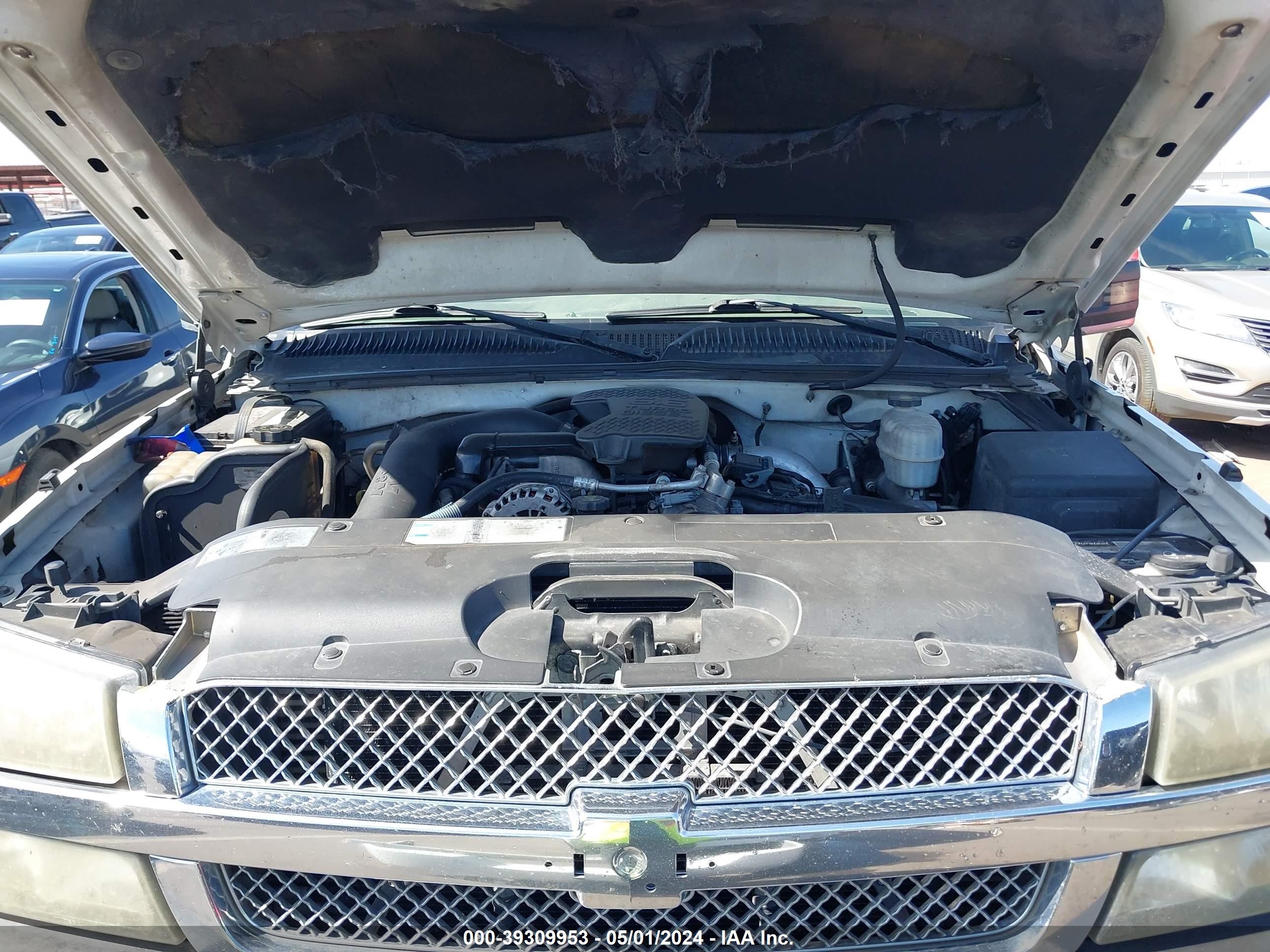 Photo 9 VIN: 1GCHC23235F926285 - CHEVROLET SILVERADO 