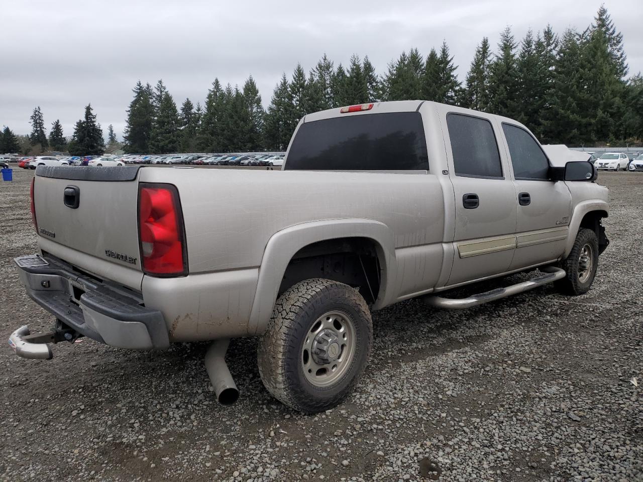 Photo 2 VIN: 1GCHC23275F934938 - CHEVROLET SILVERADO 