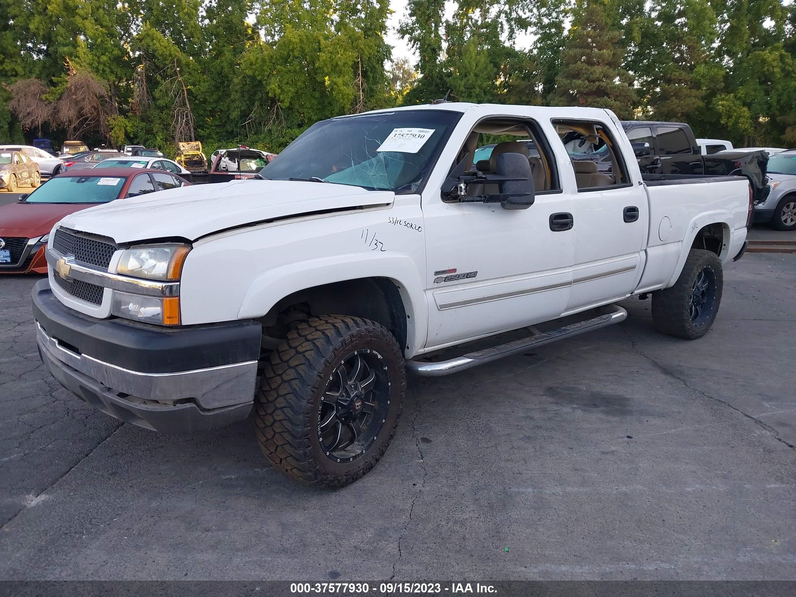 Photo 1 VIN: 1GCHC23284F238068 - CHEVROLET SILVERADO 