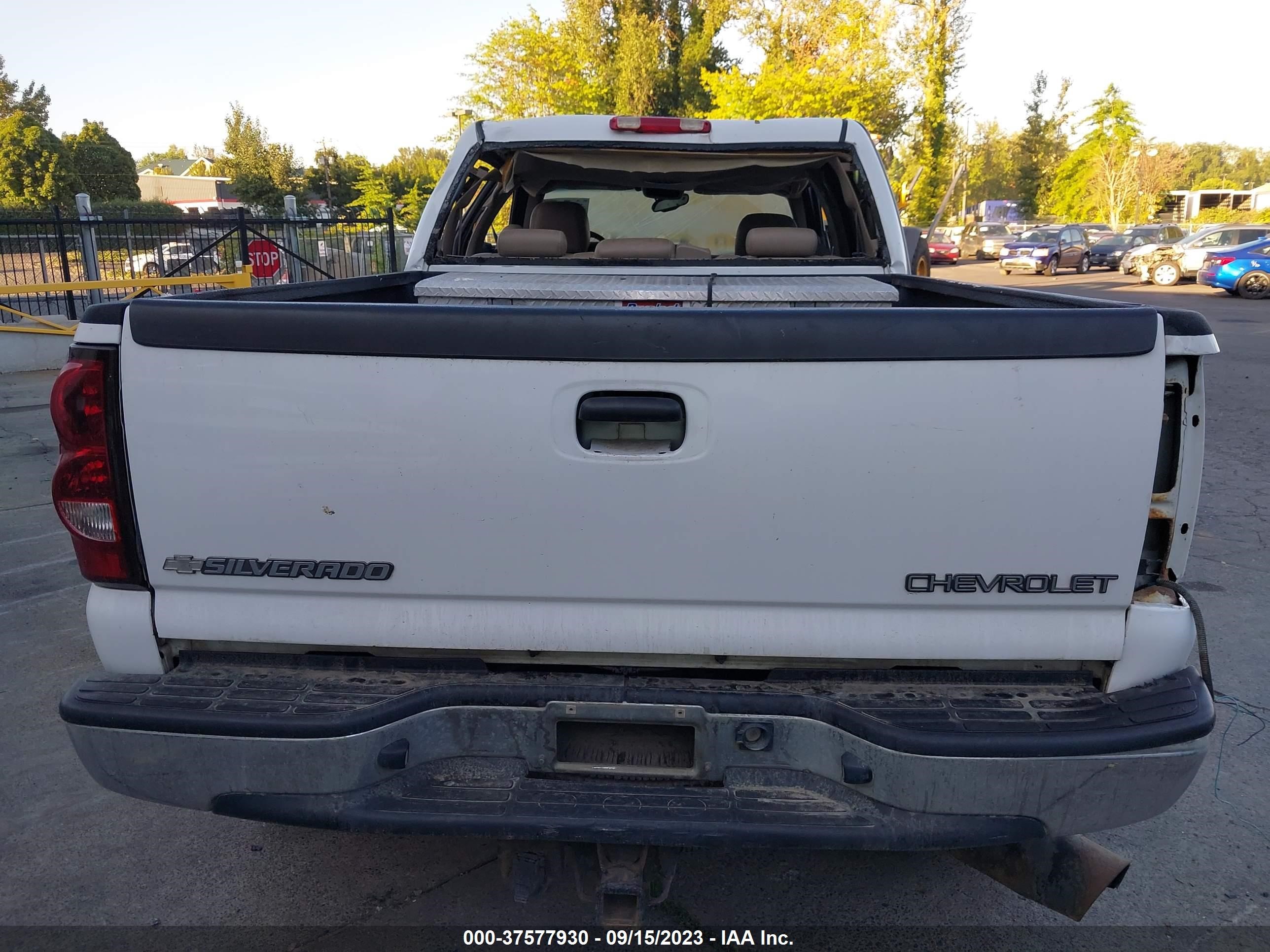 Photo 14 VIN: 1GCHC23284F238068 - CHEVROLET SILVERADO 