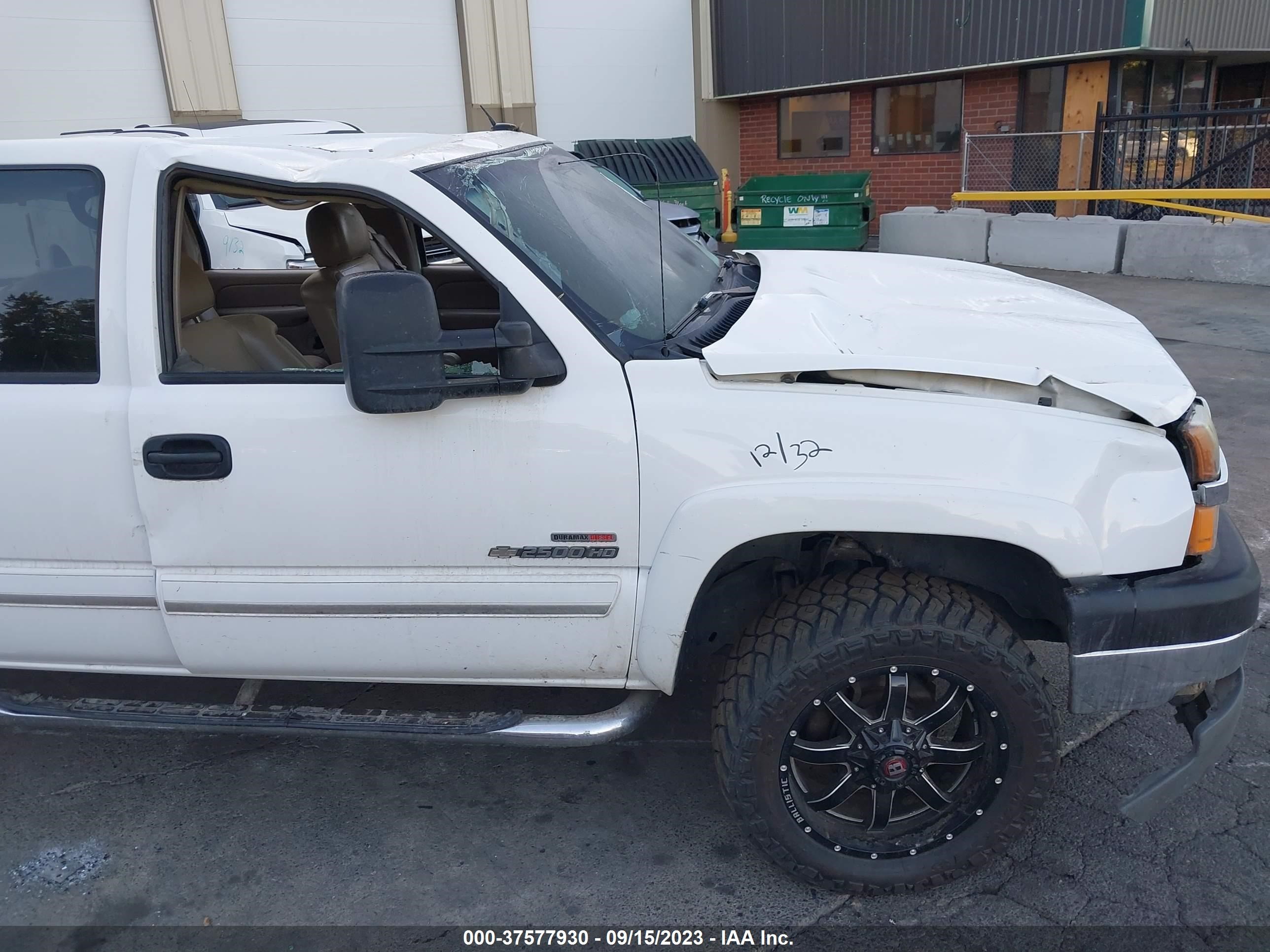 Photo 5 VIN: 1GCHC23284F238068 - CHEVROLET SILVERADO 