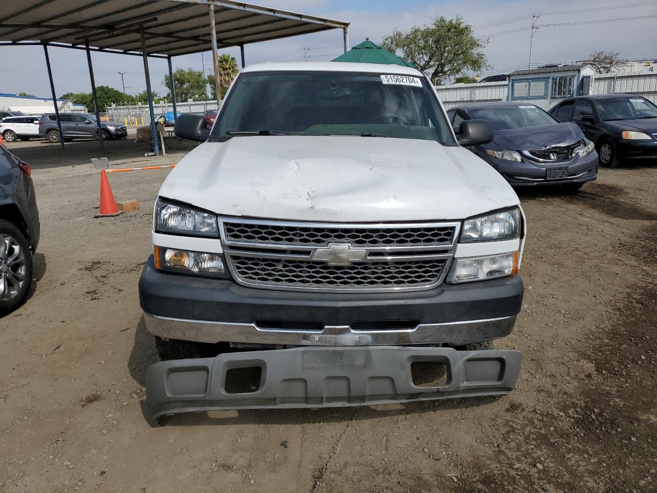 Photo 4 VIN: 1GCHC23285F959296 - CHEVROLET SILVERADO 