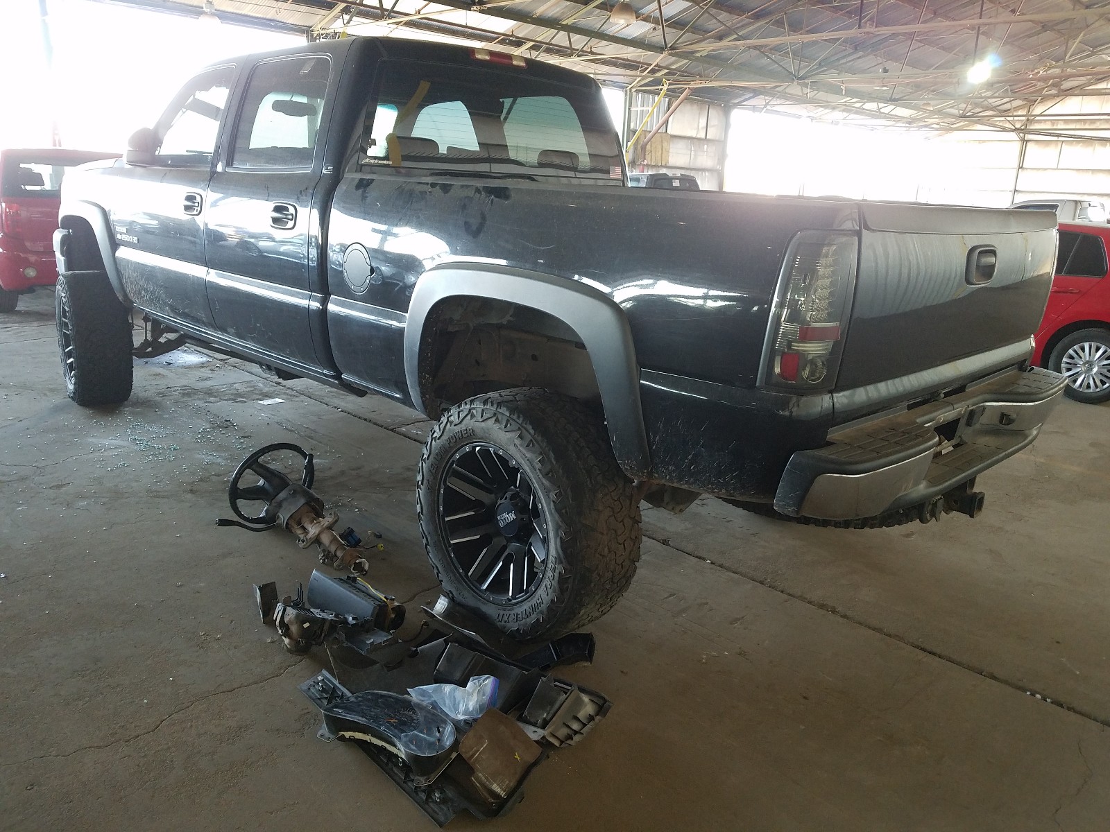 Photo 2 VIN: 1GCHC232X4F267023 - CHEVROLET SILVERADO 