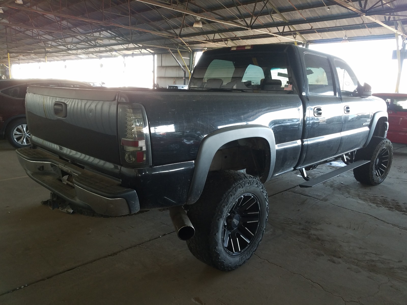 Photo 3 VIN: 1GCHC232X4F267023 - CHEVROLET SILVERADO 