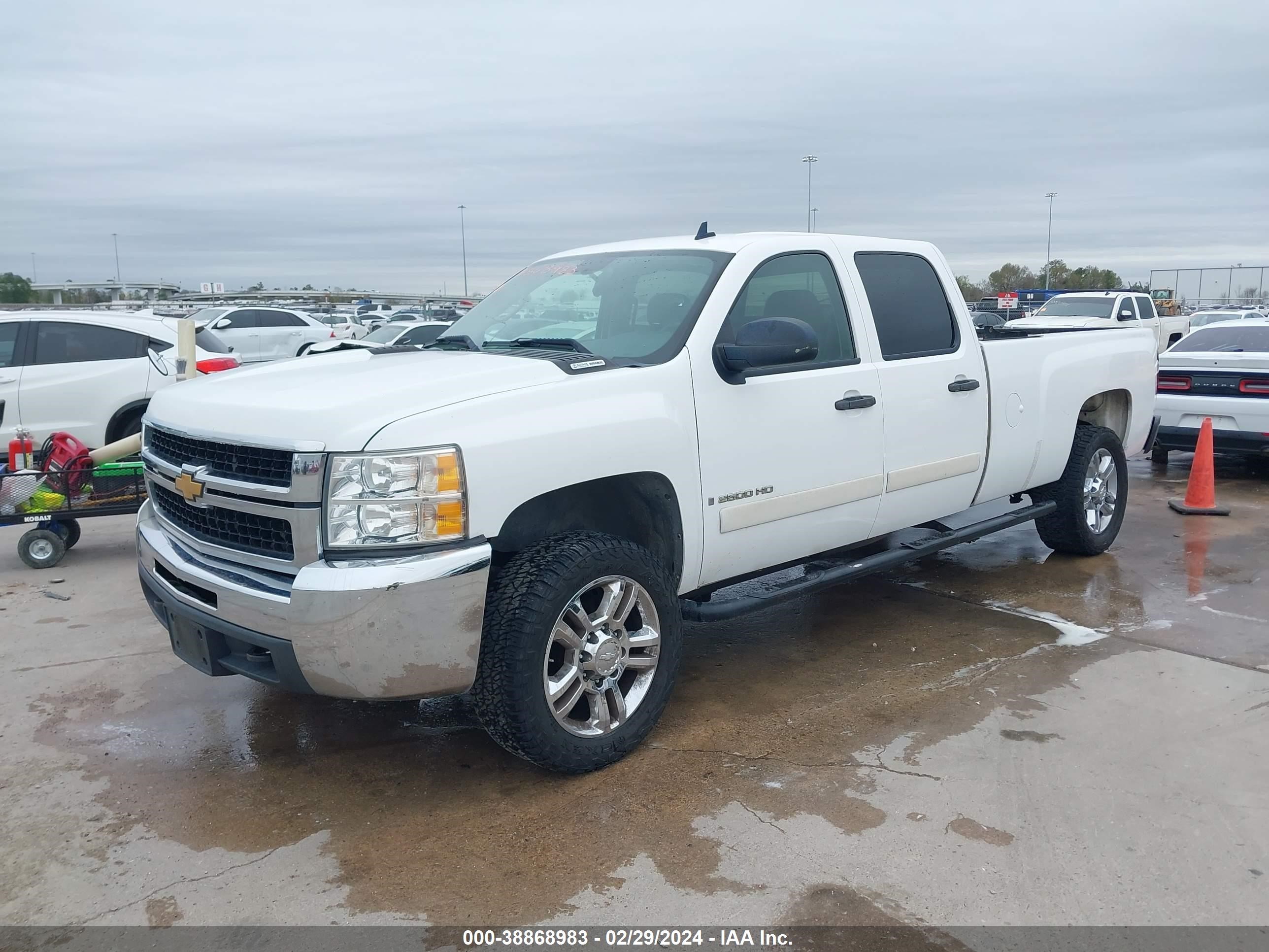 Photo 1 VIN: 1GCHC23627F508564 - CHEVROLET SILVERADO 