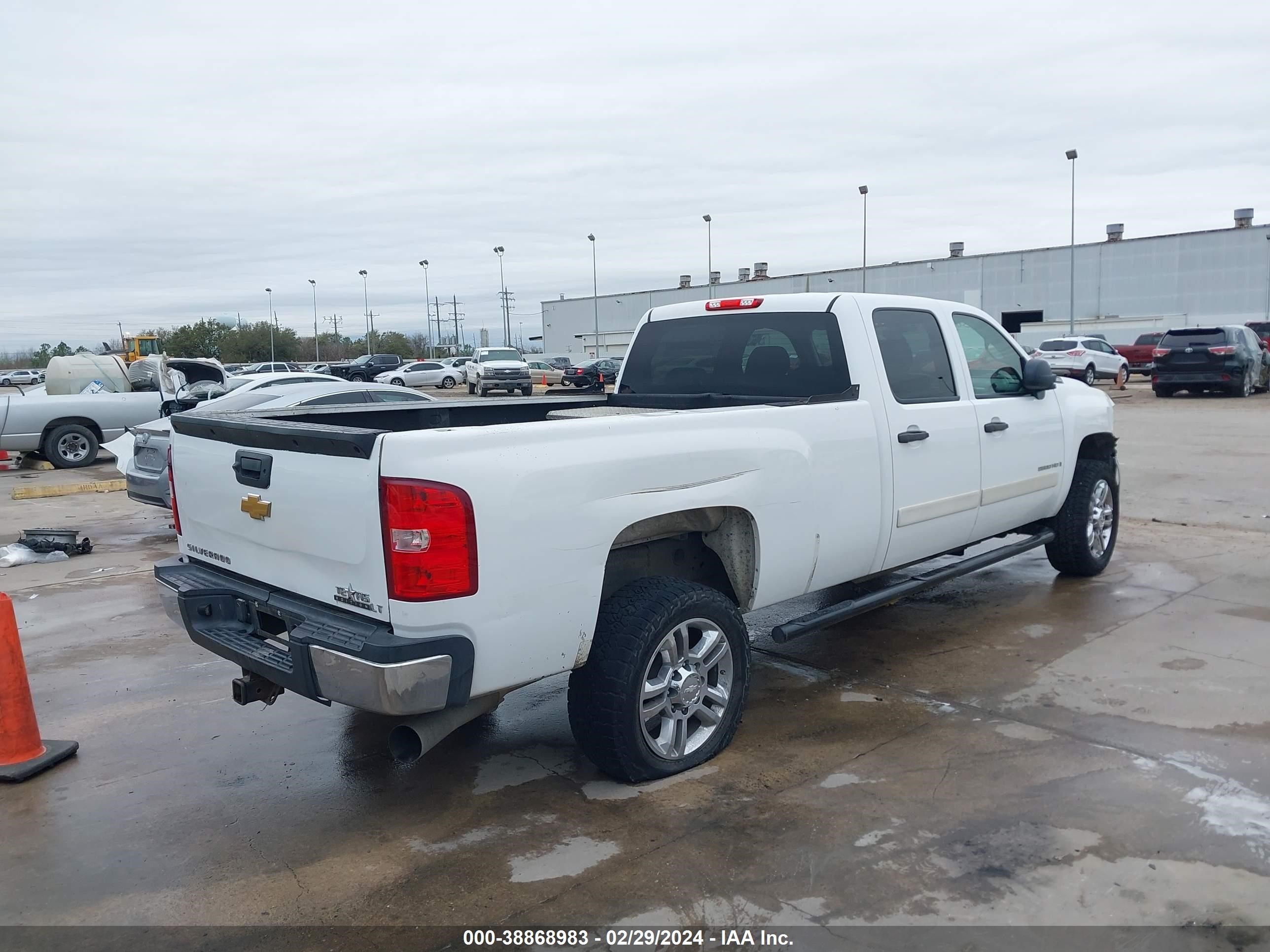 Photo 3 VIN: 1GCHC23627F508564 - CHEVROLET SILVERADO 