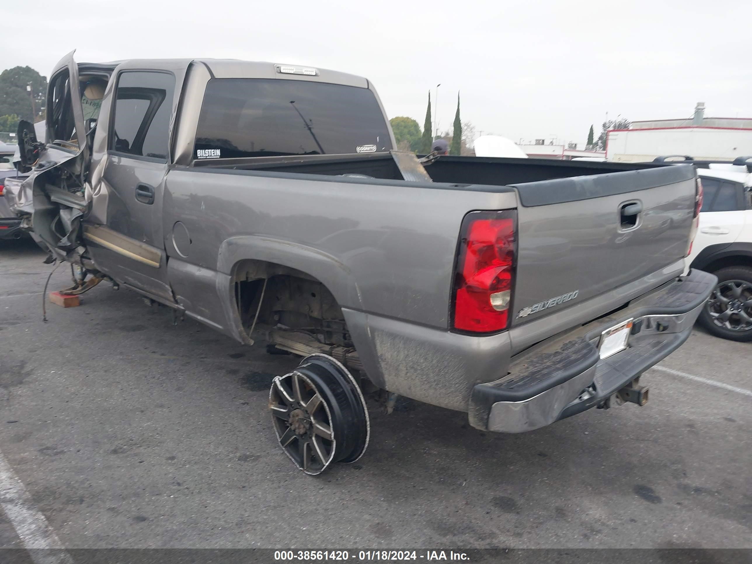 Photo 2 VIN: 1GCHC23D97F192580 - CHEVROLET SILVERADO 