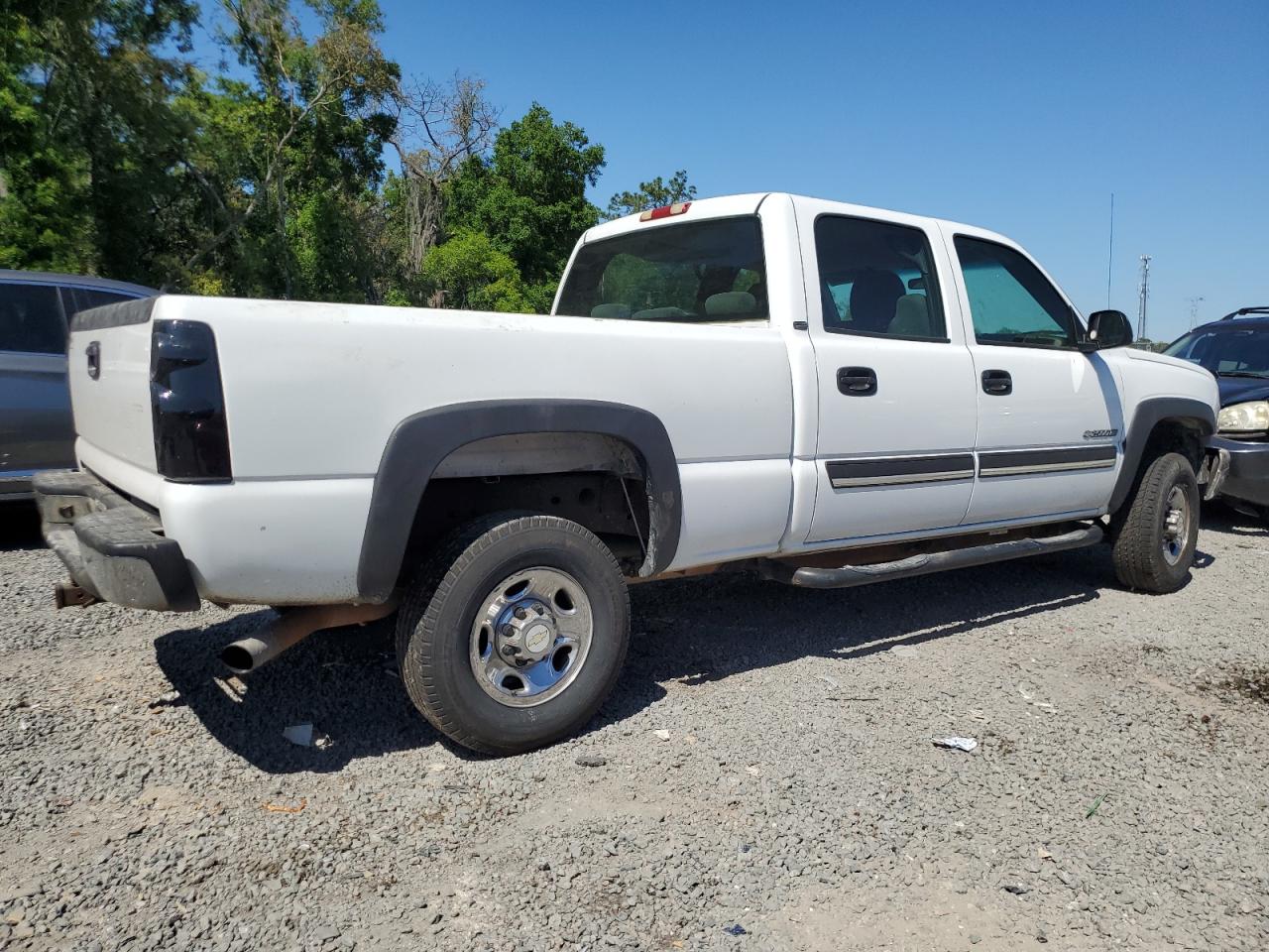 Photo 2 VIN: 1GCHC23U24F225348 - CHEVROLET SILVERADO 