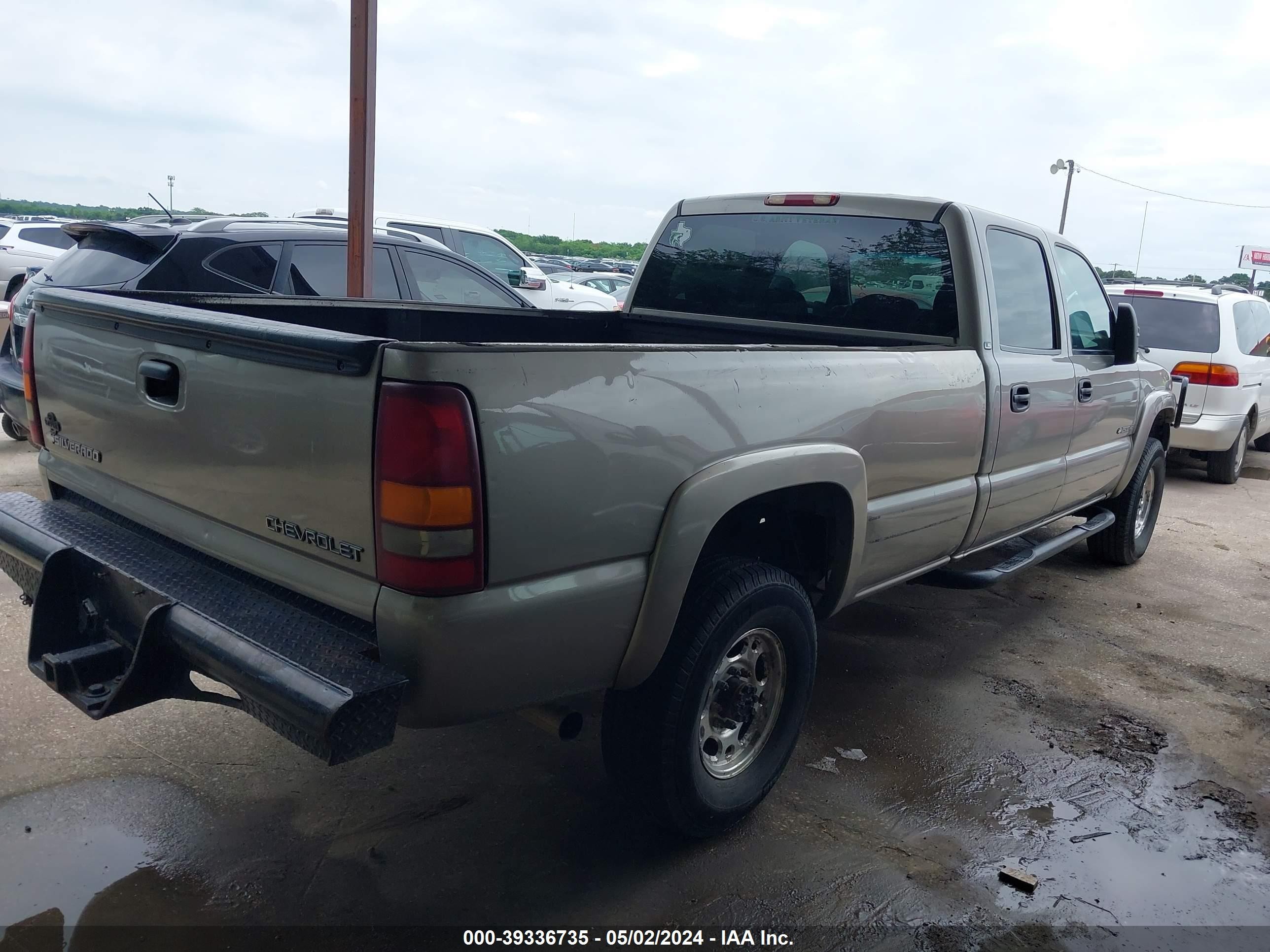 Photo 3 VIN: 1GCHC23U32F248344 - CHEVROLET SILVERADO 