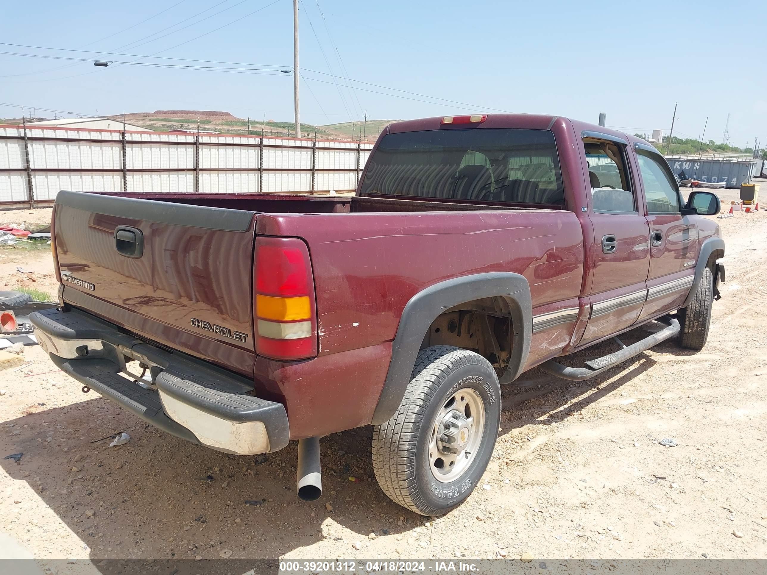 Photo 3 VIN: 1GCHC23U42F111199 - CHEVROLET SILVERADO 