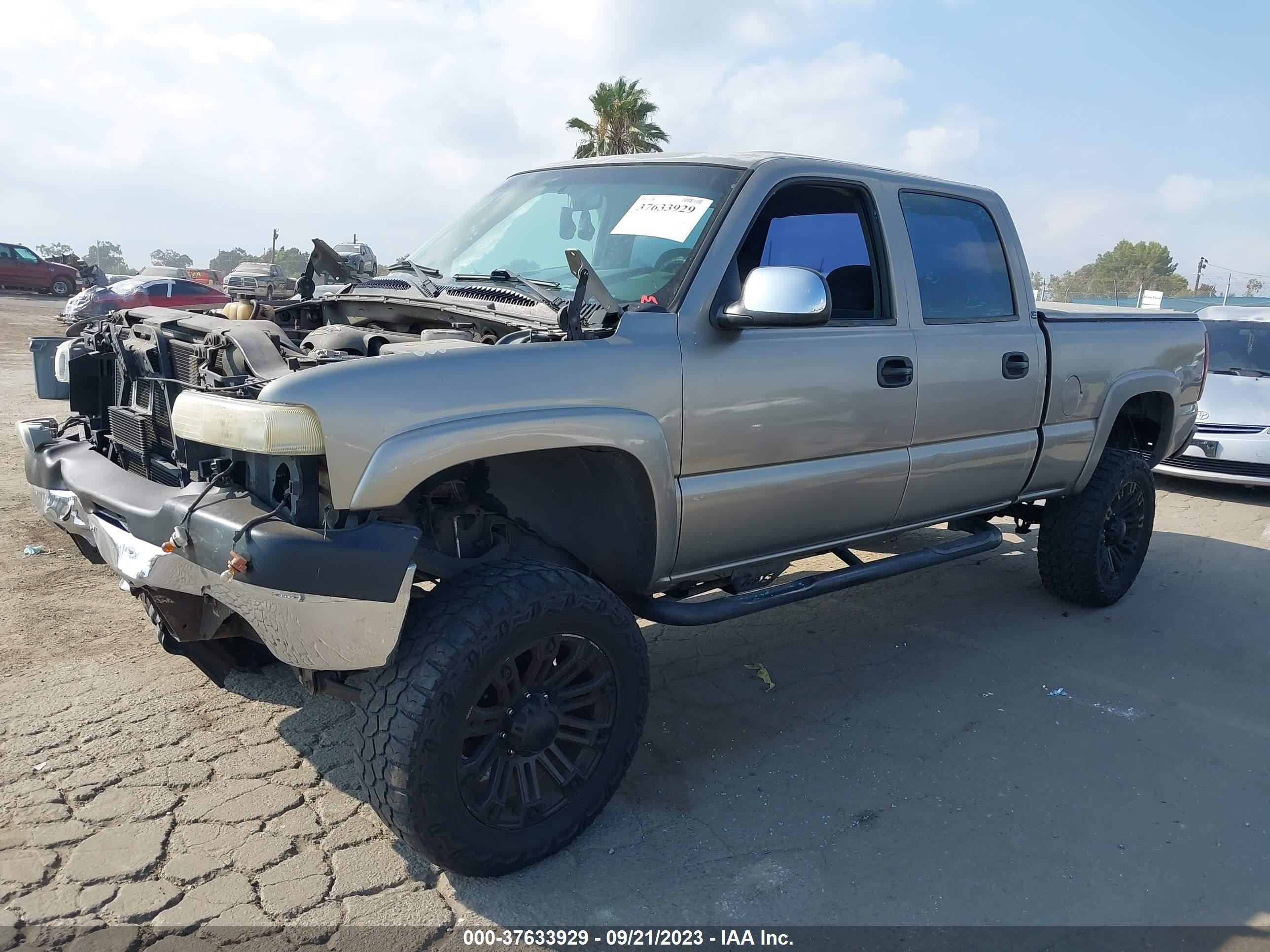 Photo 1 VIN: 1GCHC23U81F169007 - CHEVROLET SILVERADO 