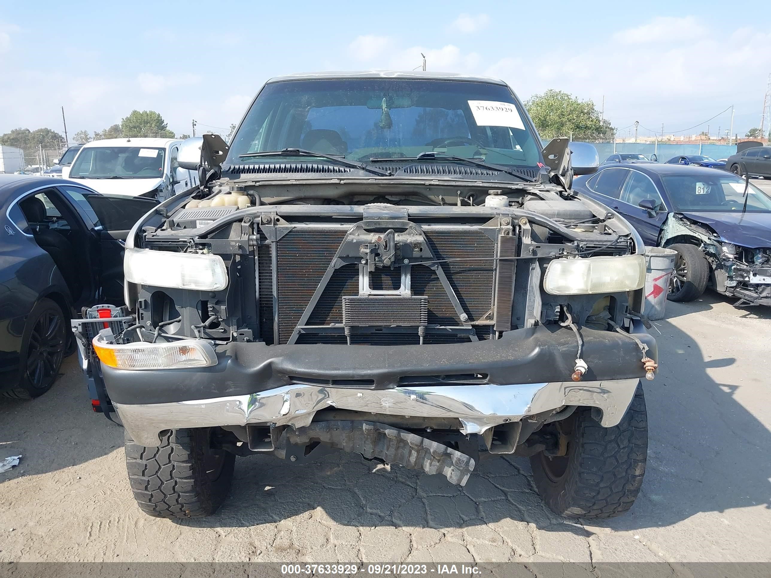 Photo 11 VIN: 1GCHC23U81F169007 - CHEVROLET SILVERADO 