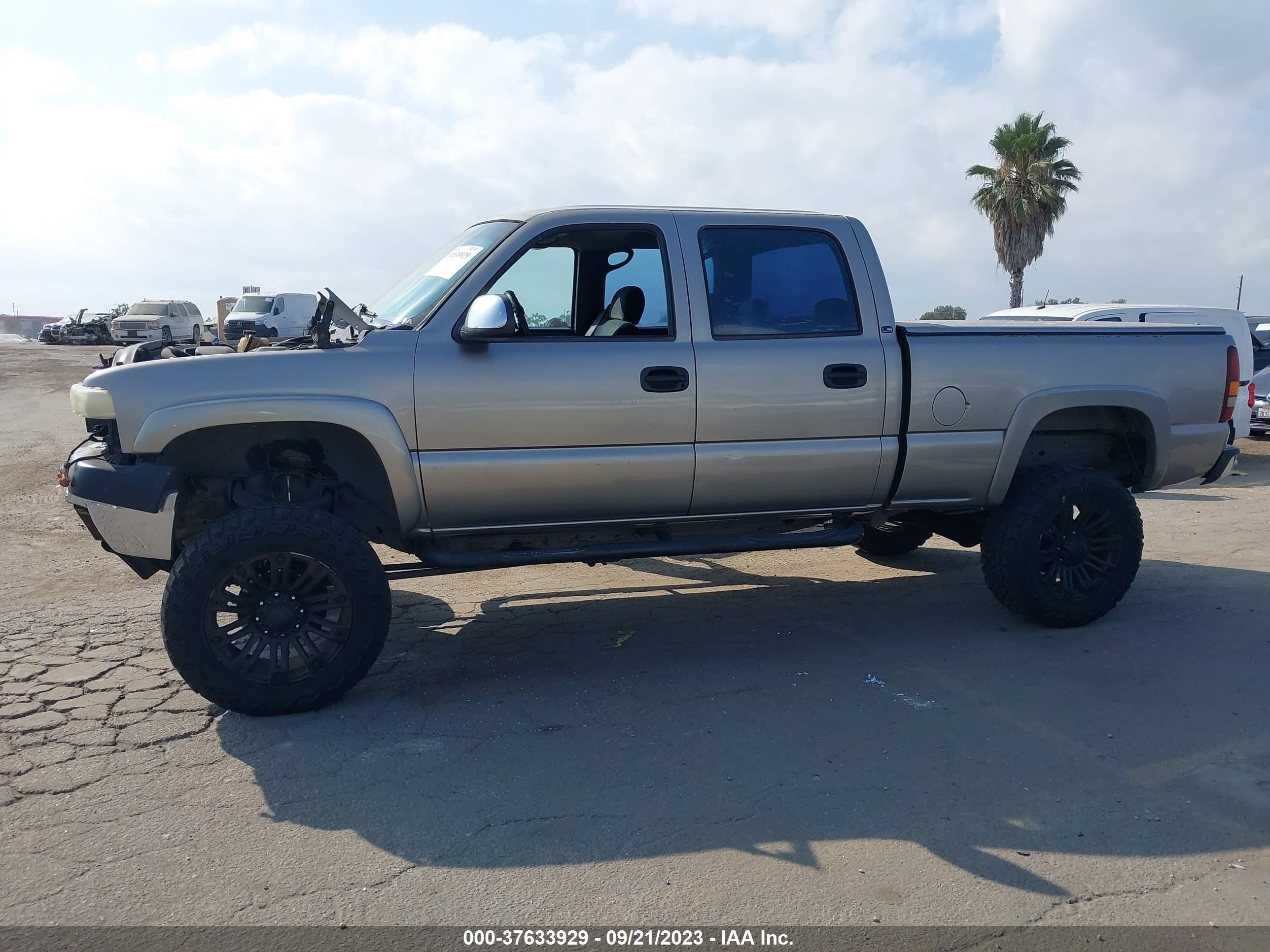 Photo 13 VIN: 1GCHC23U81F169007 - CHEVROLET SILVERADO 