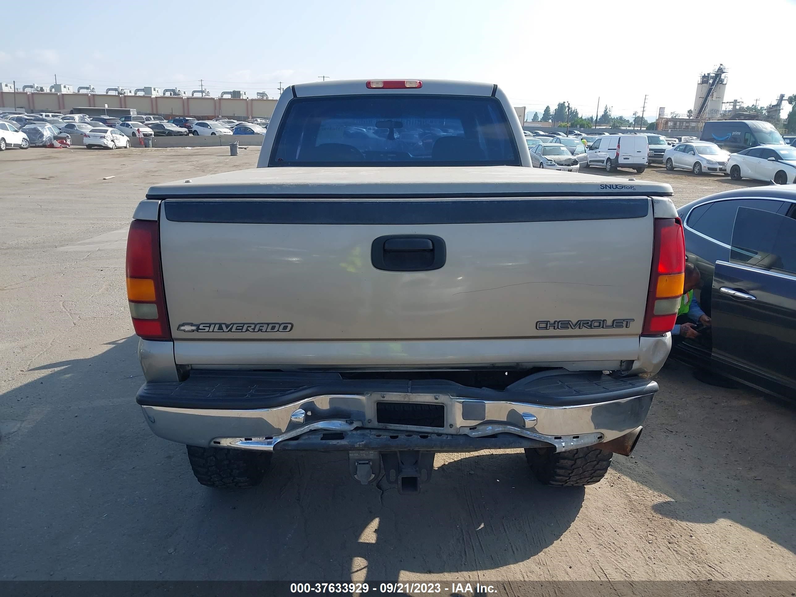 Photo 15 VIN: 1GCHC23U81F169007 - CHEVROLET SILVERADO 